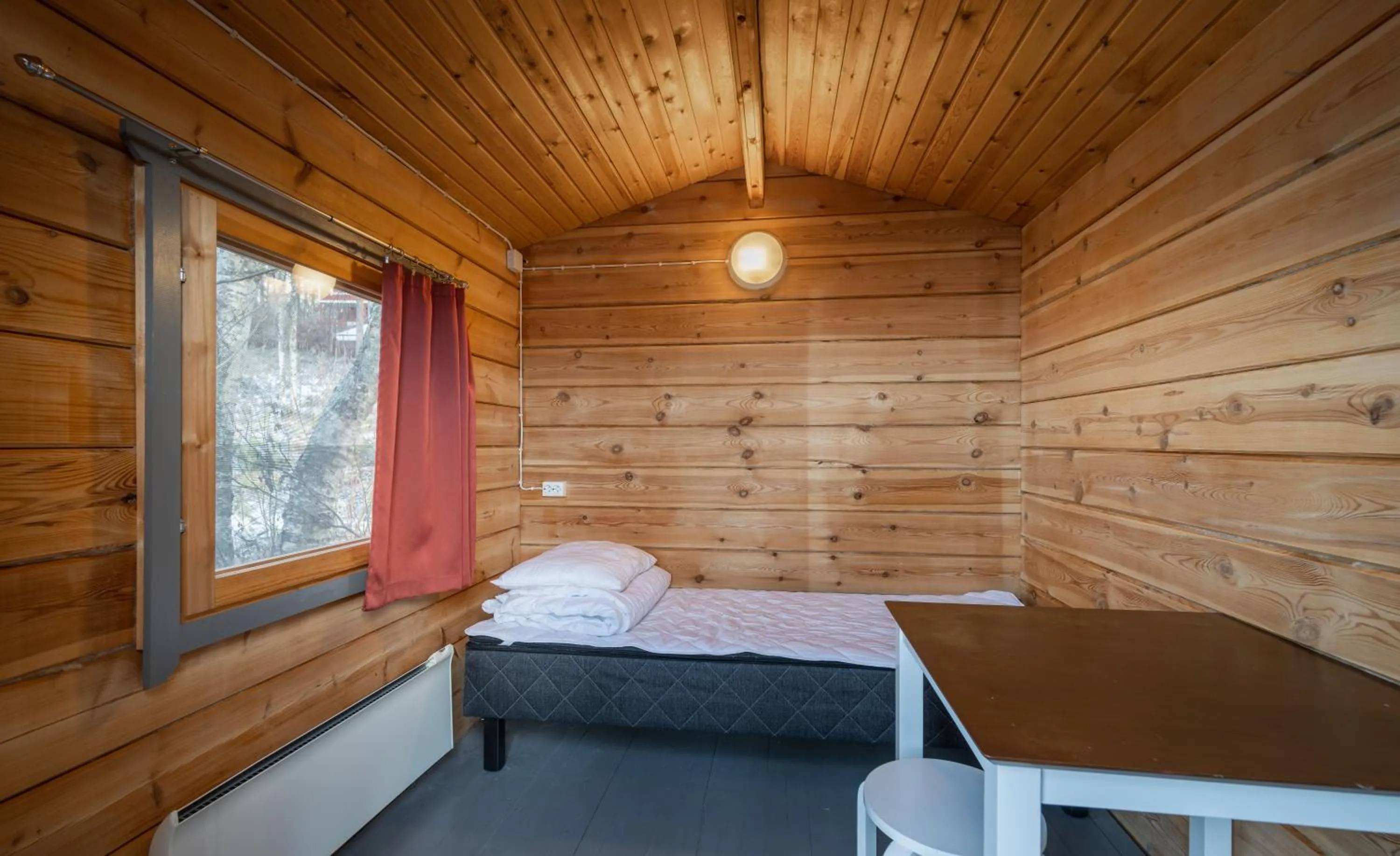 Photo of the whole room, Bed in Ivalo River Camping