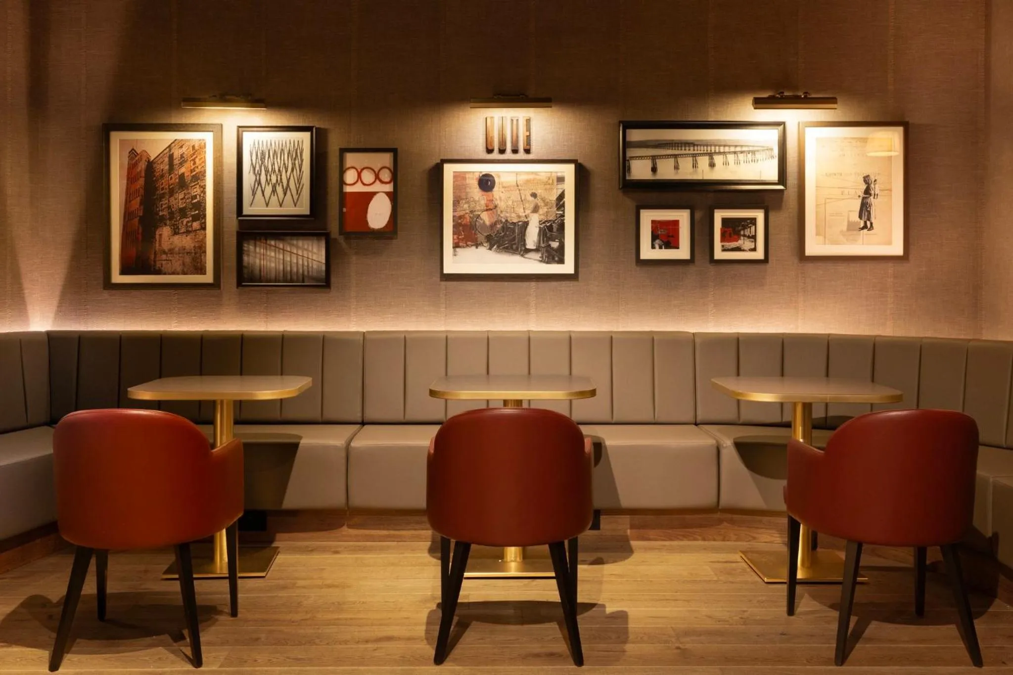 Lounge or bar in Hotel Indigo - Dundee by IHG