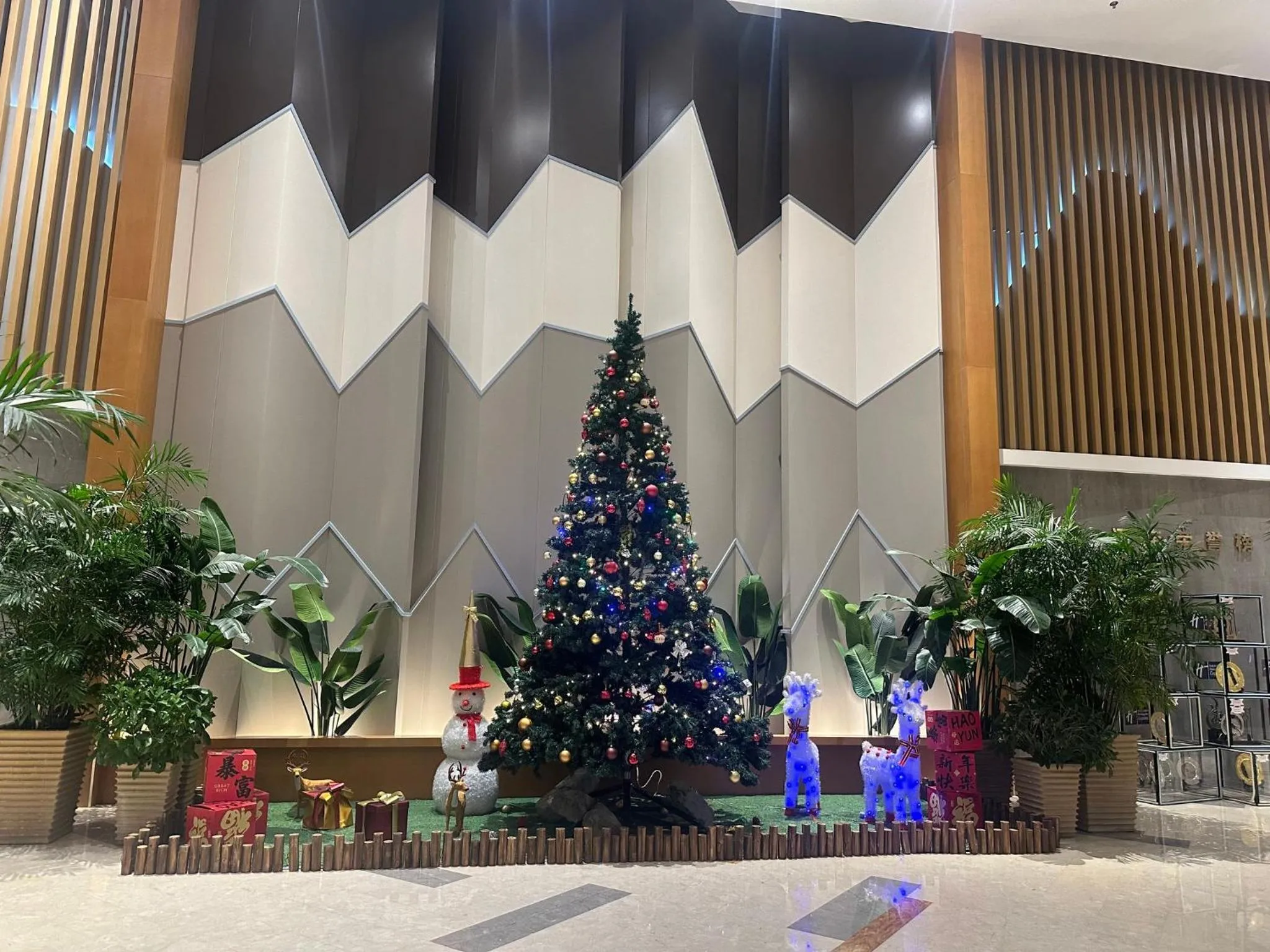 Property building in Holiday Inn Express Zhengzhou Zhengdong by IHG