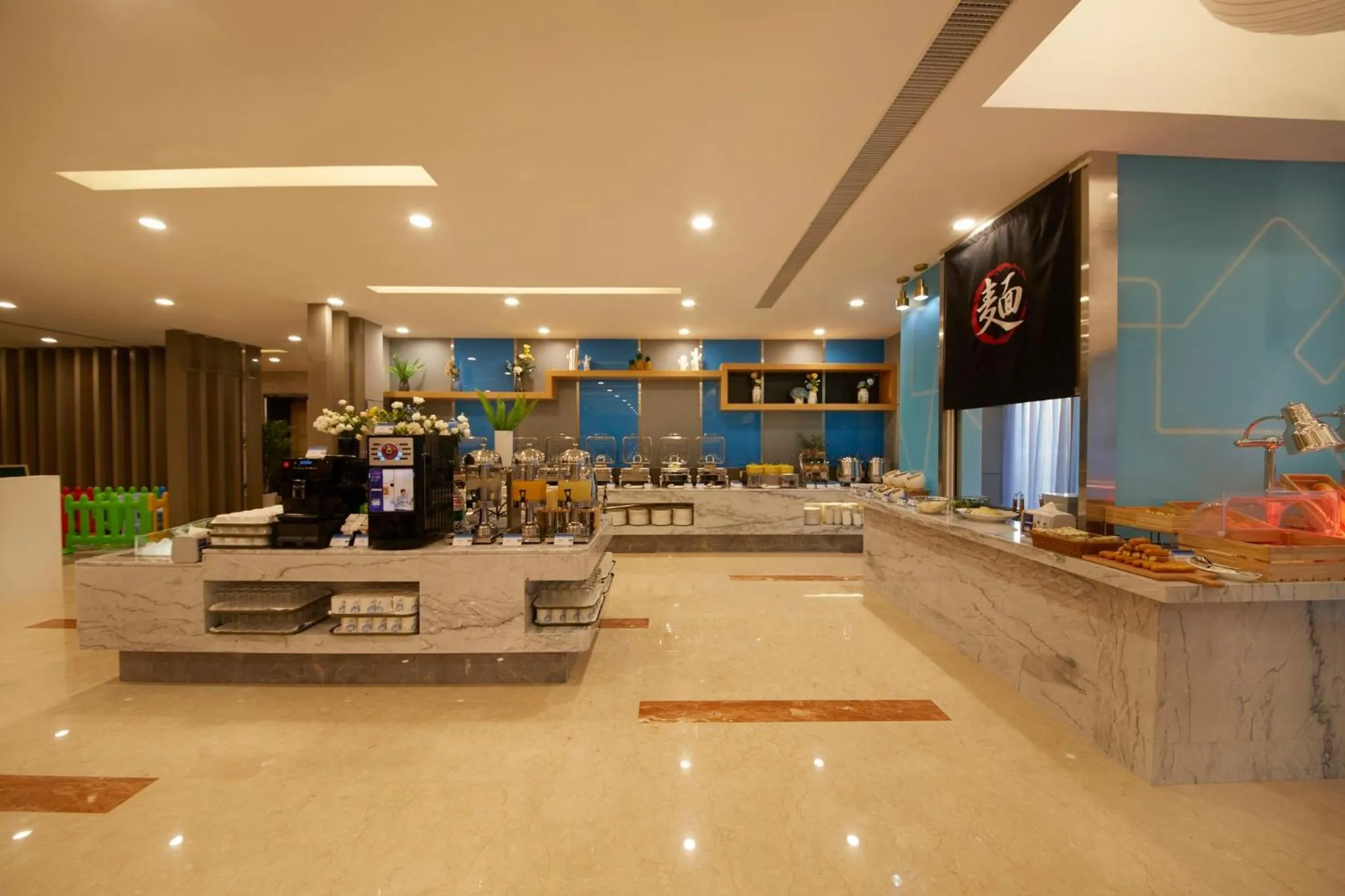 Breakfast in Holiday Inn Express Zhengzhou Zhengdong by IHG
