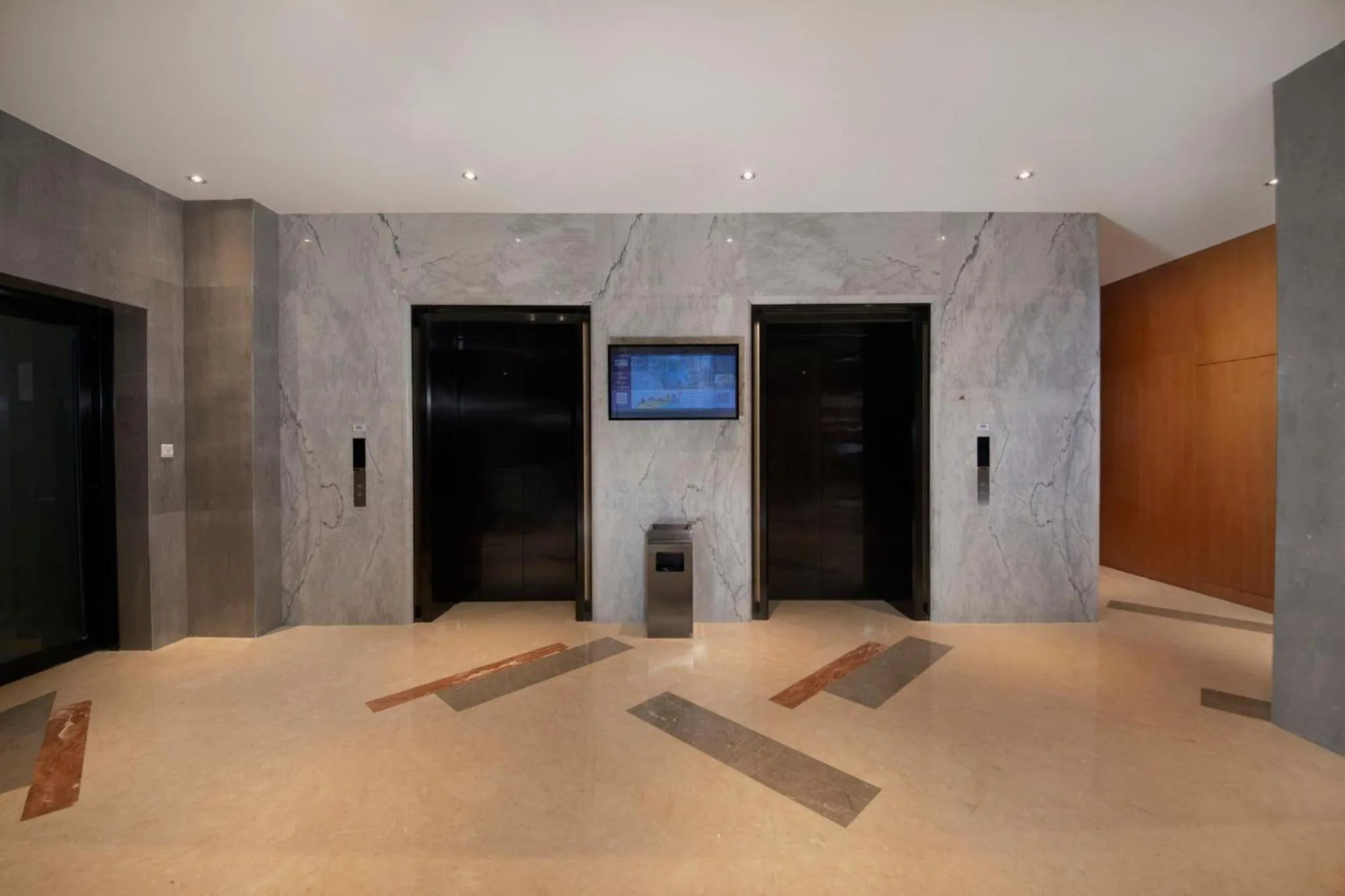 Lobby or reception in Holiday Inn Express Zhengzhou Zhengdong by IHG