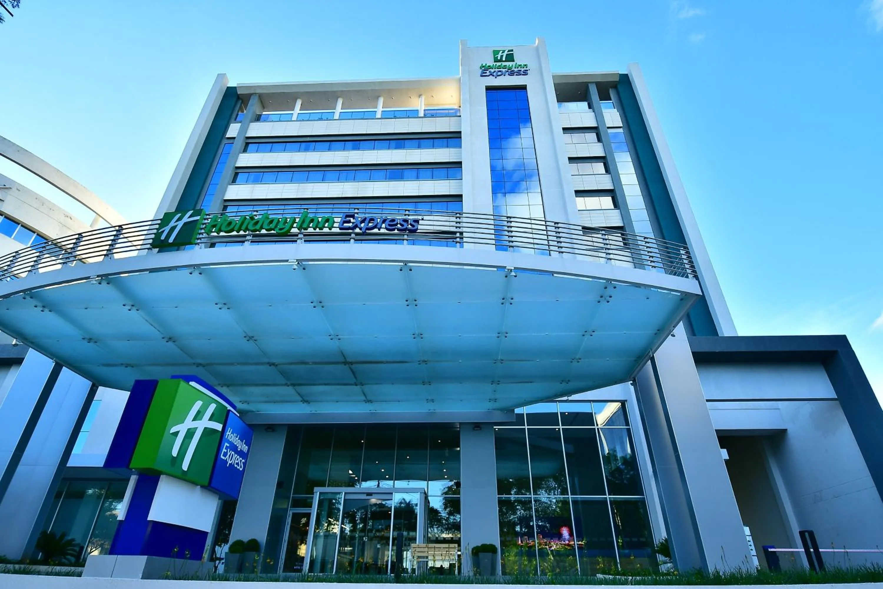 Property building in Holiday Inn Express Asuncion Aviadores by IHG