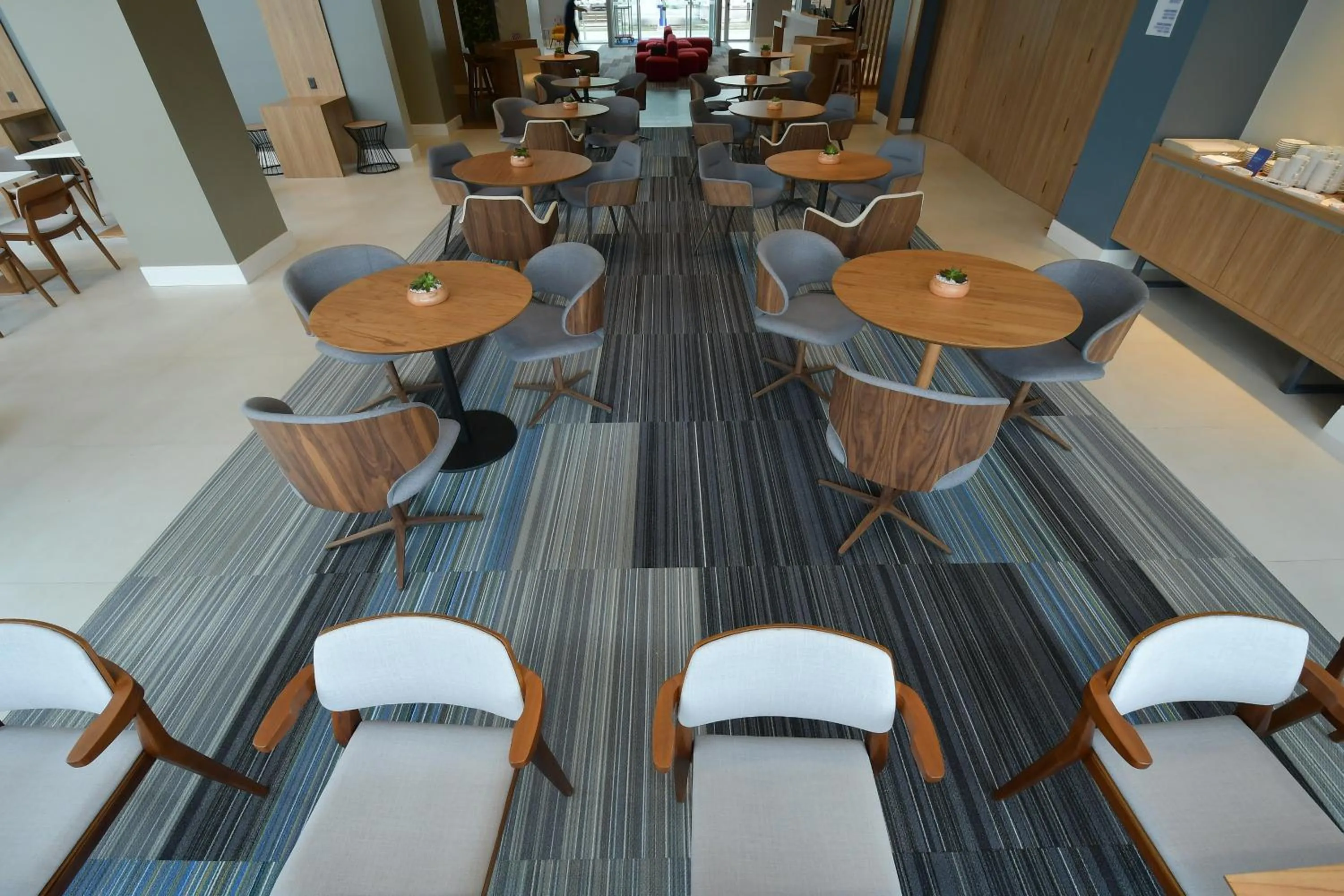 Restaurant/places to eat in Holiday Inn Express Asuncion Aviadores by IHG