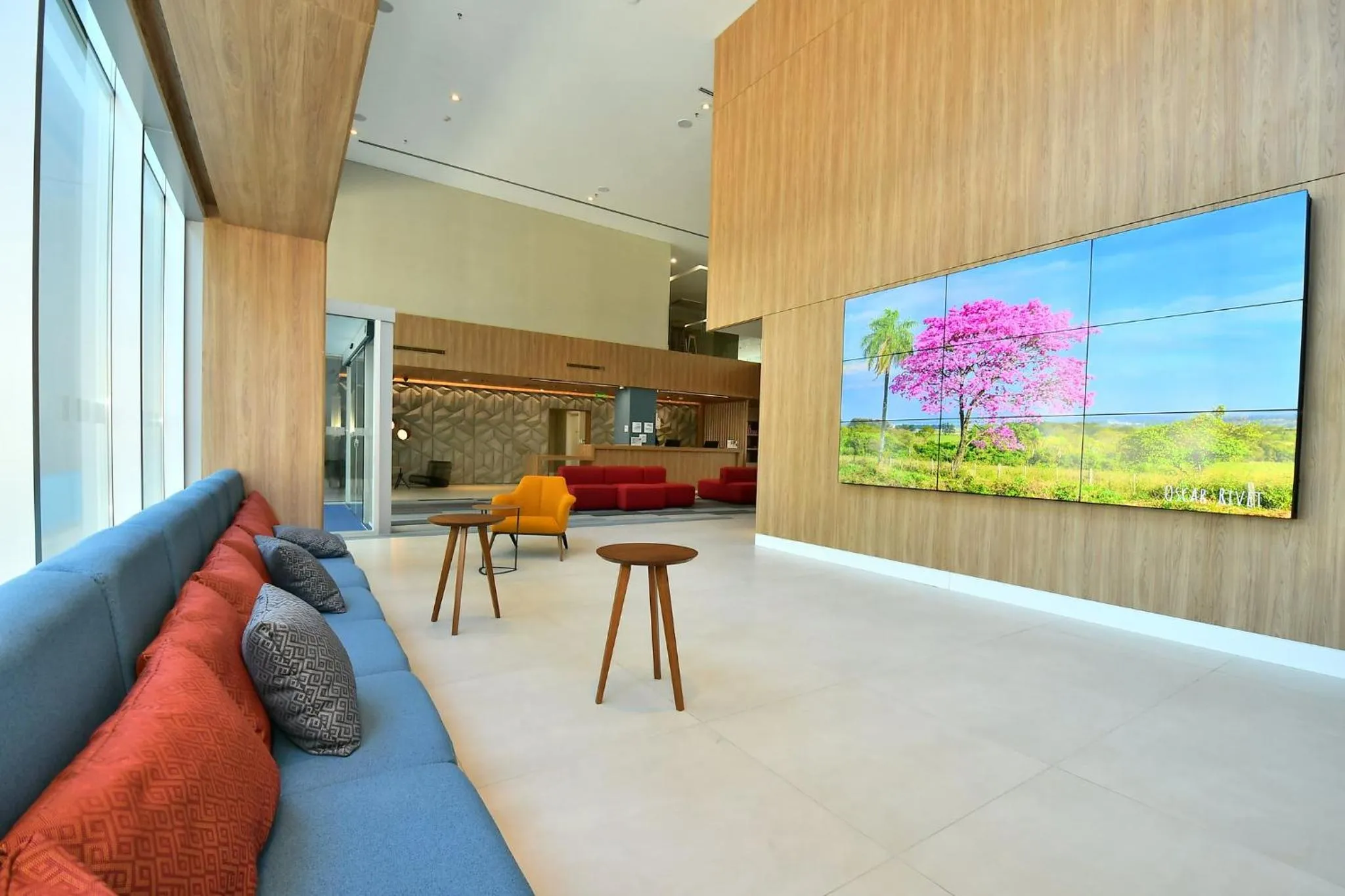 Property building in Holiday Inn Express Asuncion Aviadores by IHG