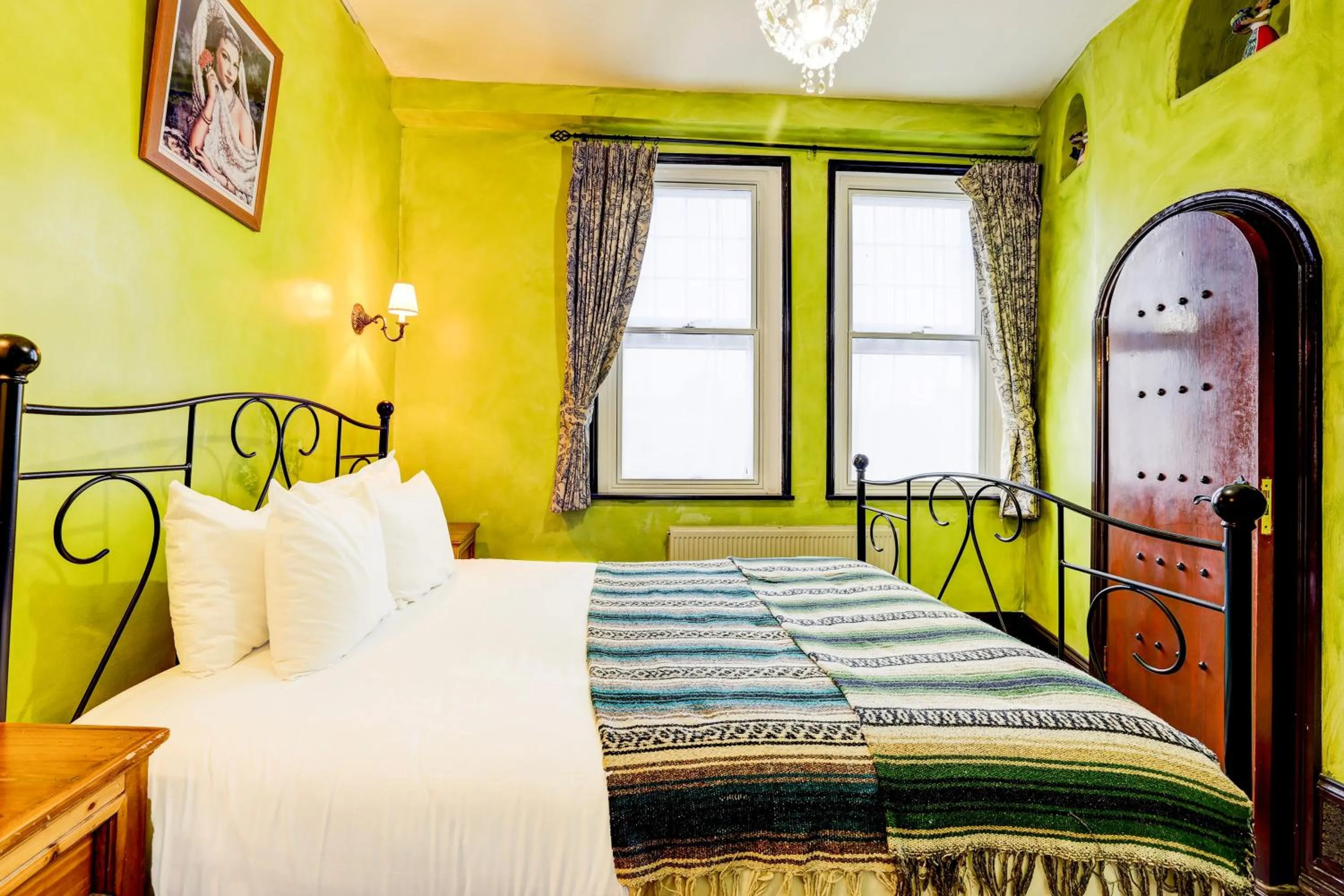 Bedroom, Bed in Church Street Hotel by Belvilla near The Oval London