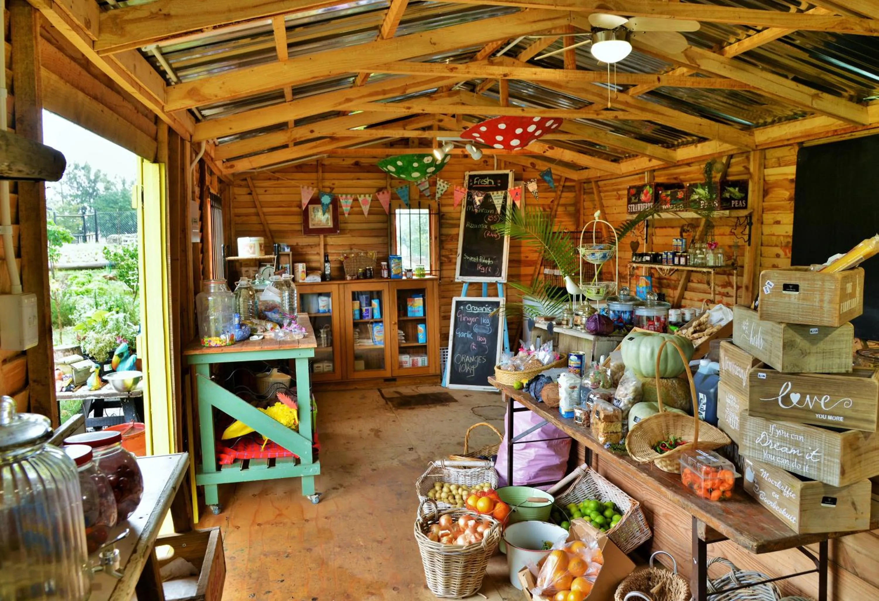 Property building in Anna Beulah Farm