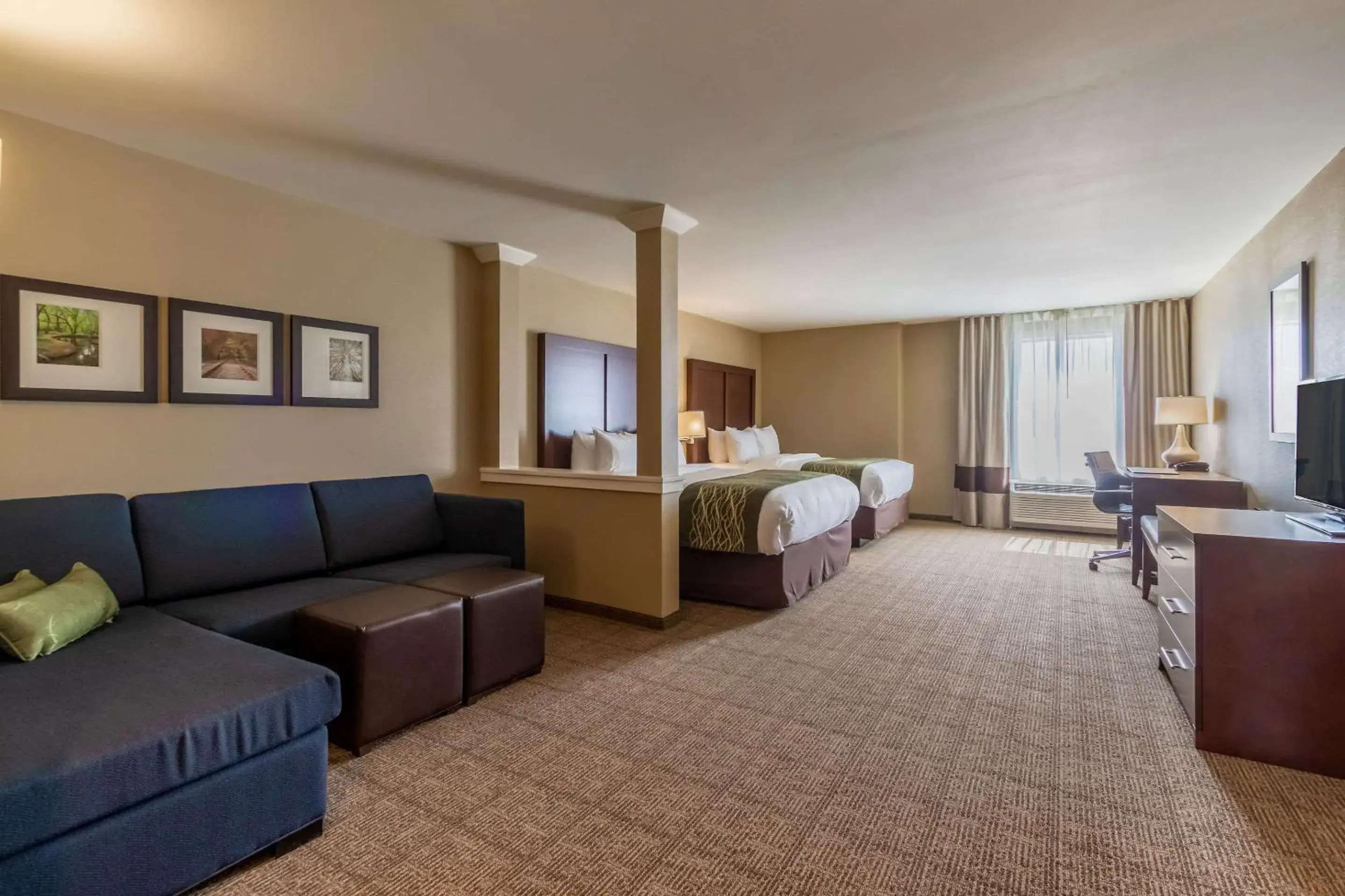 Queen Suite with Two Queen Beds - Non-Smoking in Comfort Inn & Suites - Harrisburg Airport - Hershey South Queen Suite with Two Queen Beds - Non-Smoking in Comfort Inn & Suites - Harrisburg Airport - Hershey South