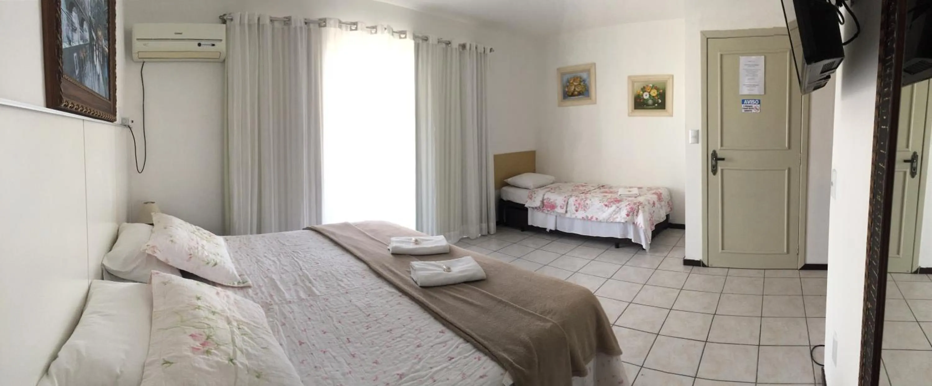 Bed in Vila Alaide Praia Hotel