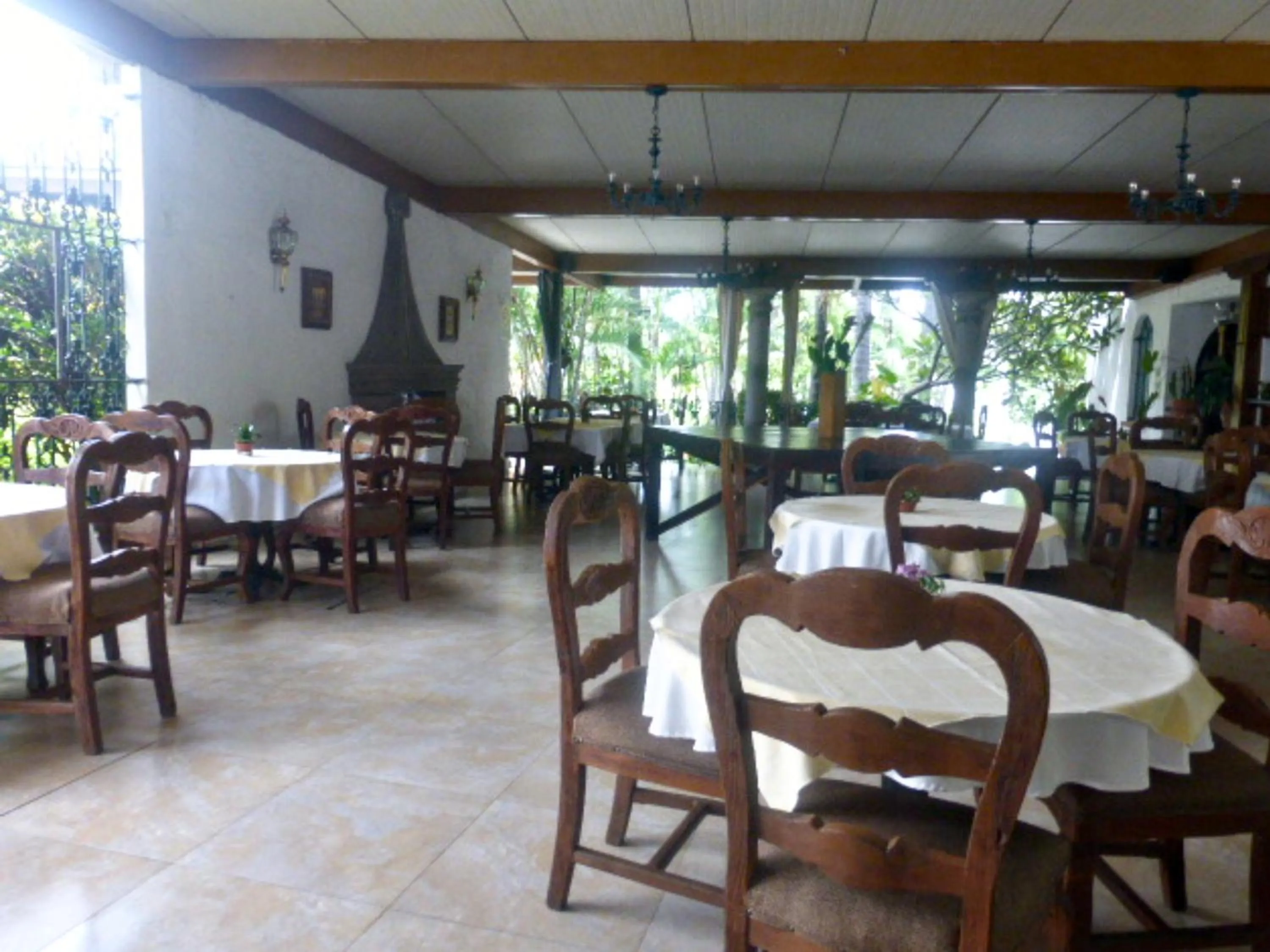 Hotel Bajo el Volcan