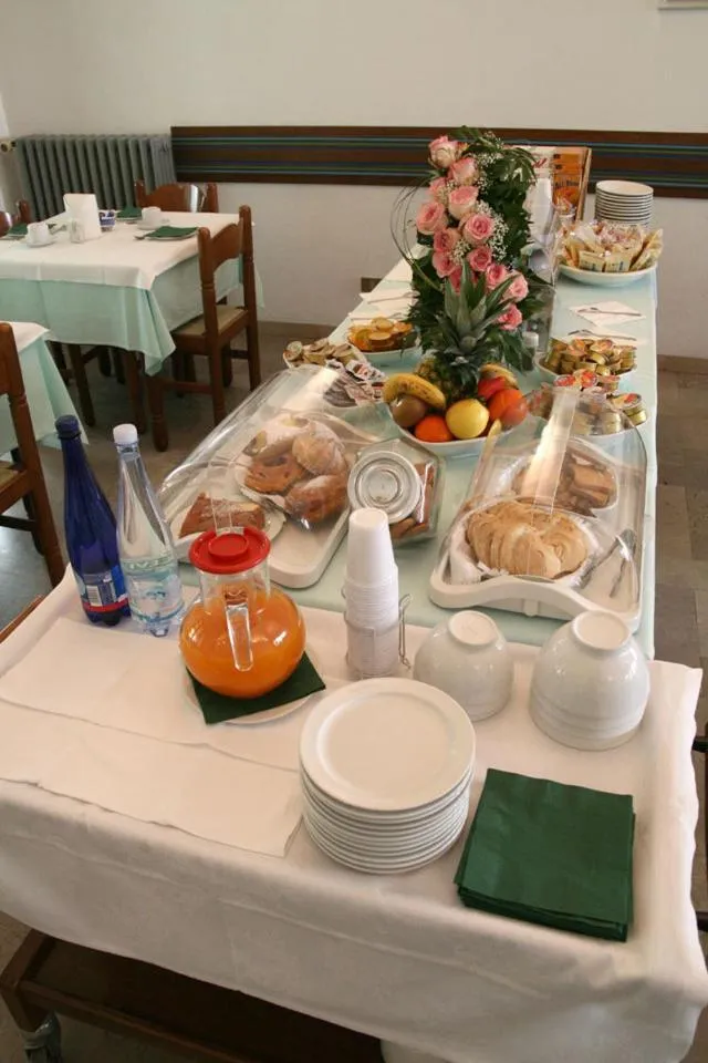 Food in Hotel Bermuda