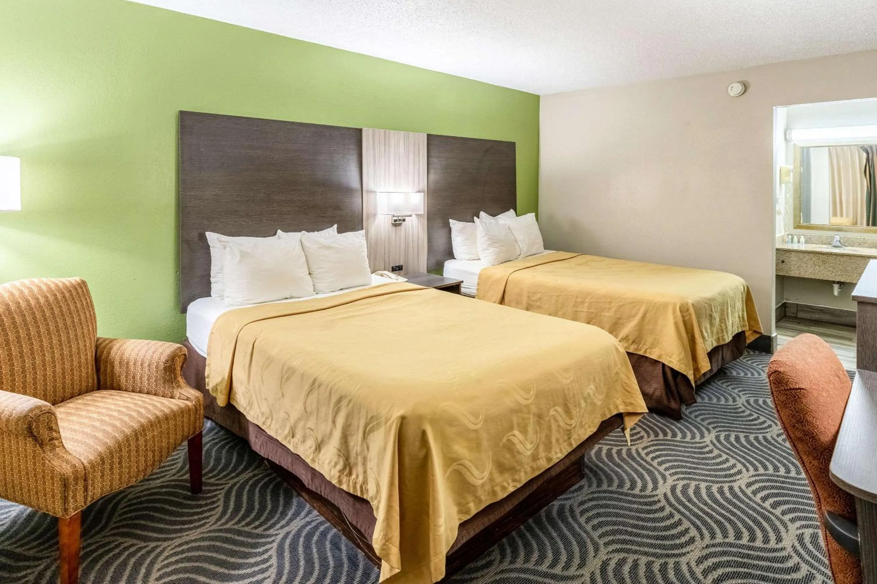 Photo of the whole room in Quality Inn Newport