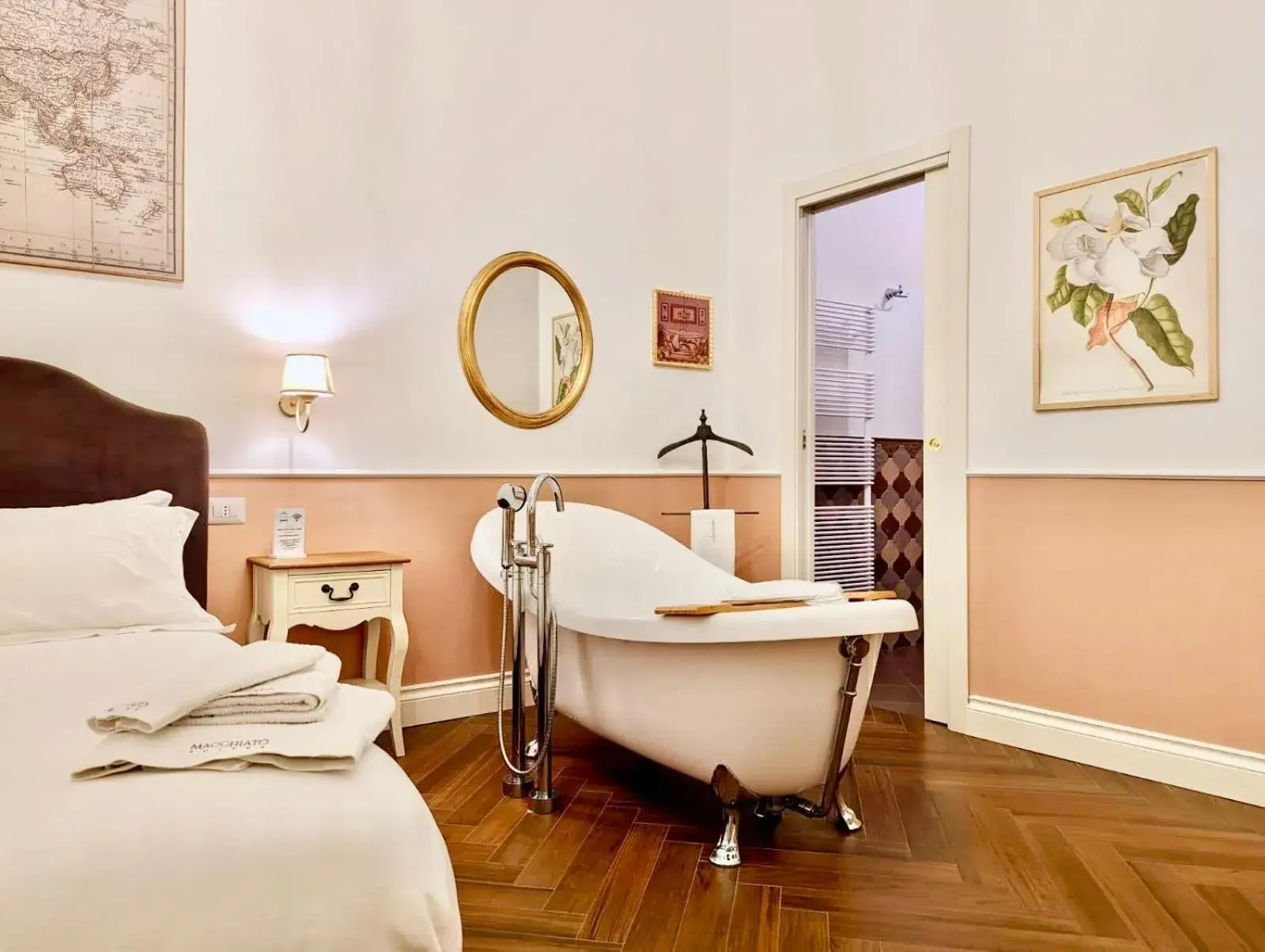 Deluxe Double Room with Bath in Macchiato Suites Boutique Guest House Deluxe Double Room with Bath in Macchiato Suites Boutique Guest House