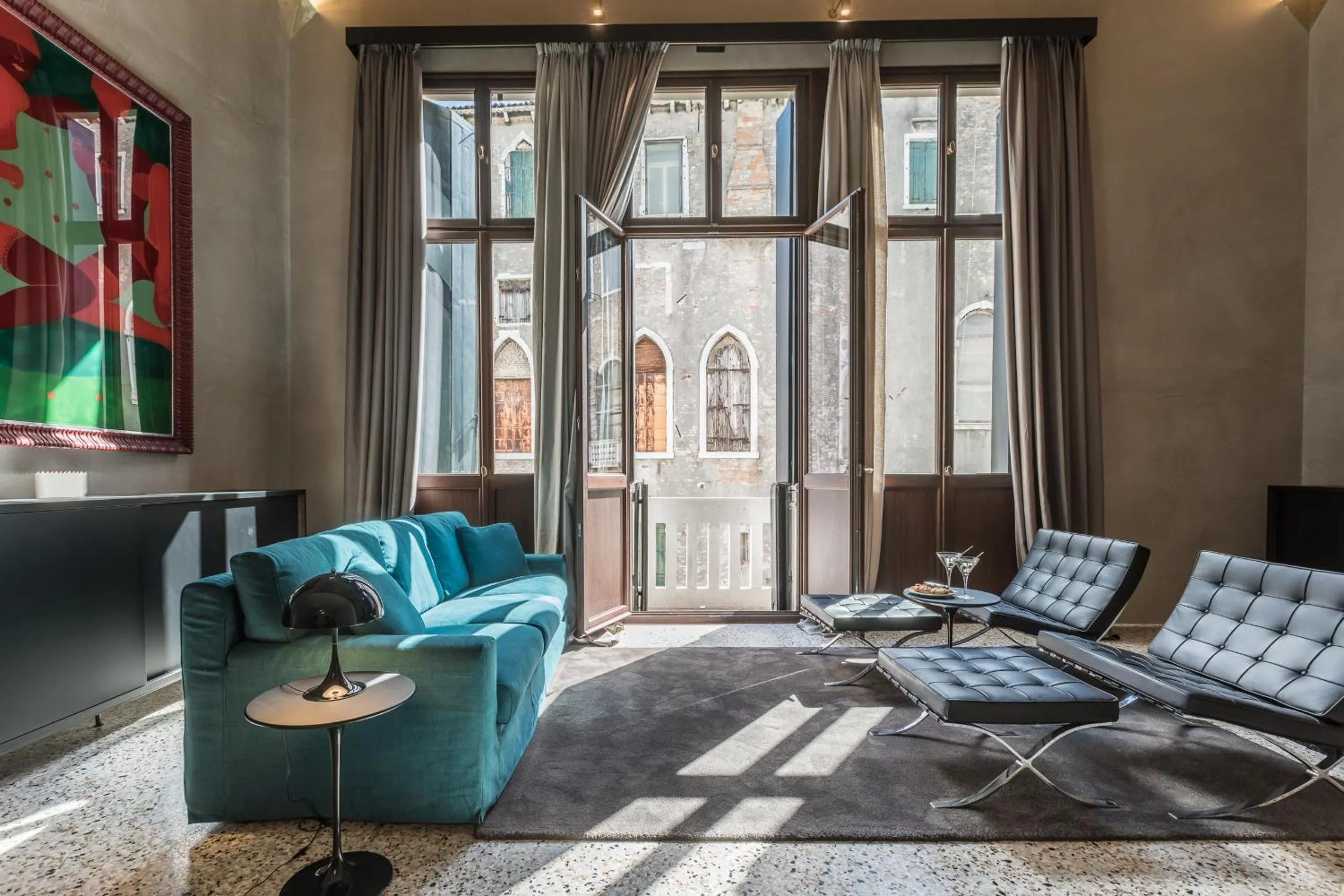 Exquisite Pied-à-Terre with Balcony and Canal View