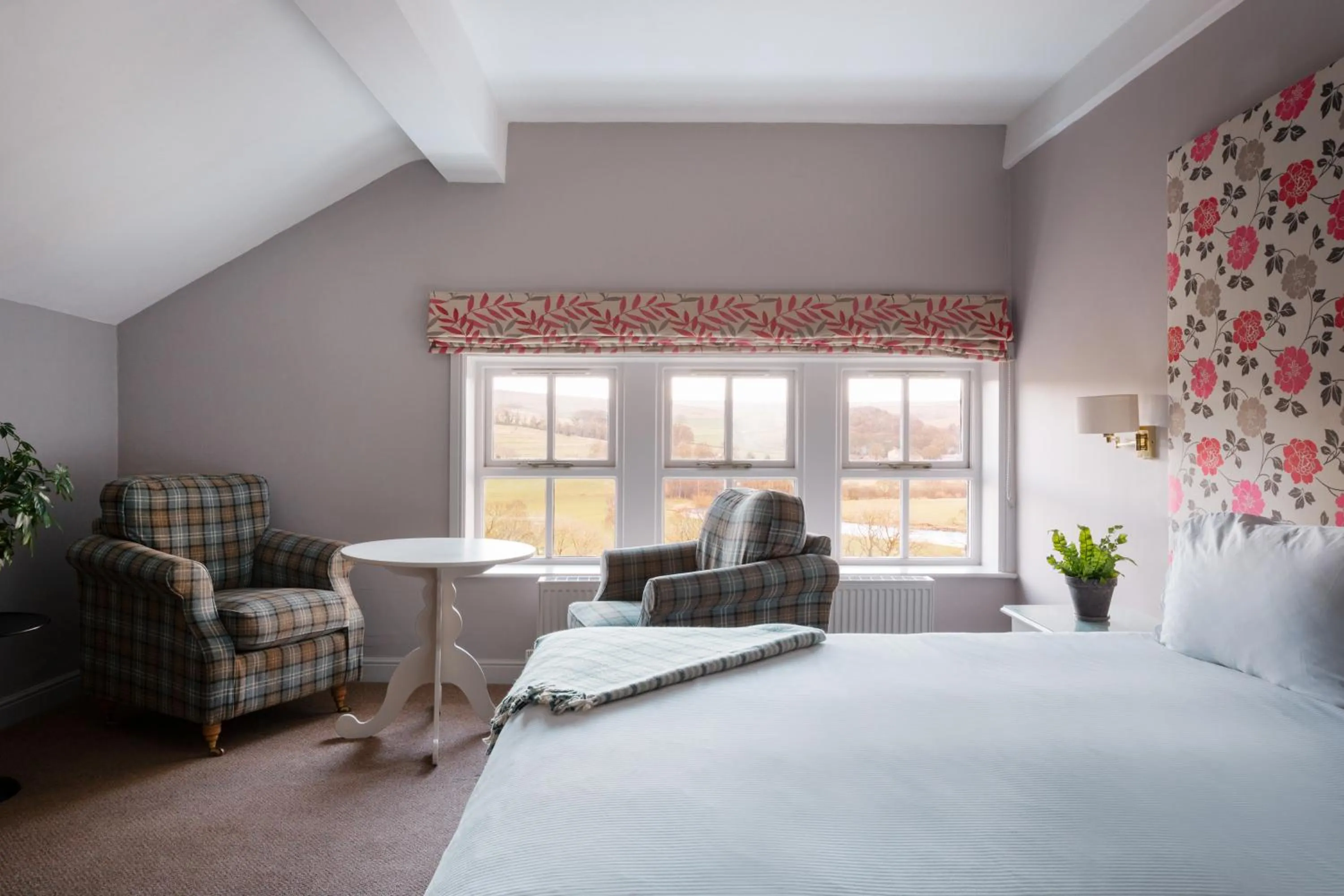 Bedroom, Bed in The Fell Hotel