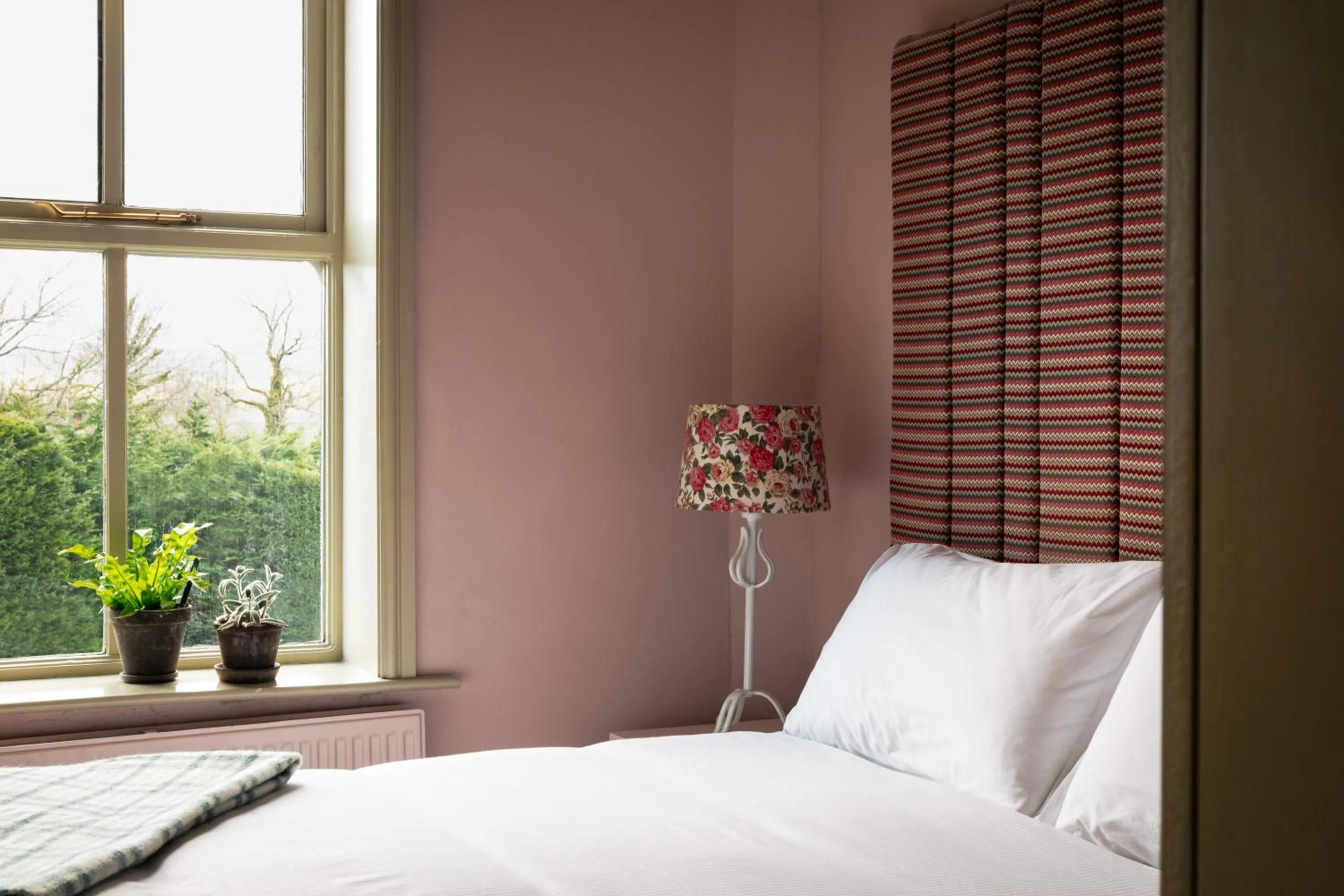 Bedroom, Bed in The Fell Hotel