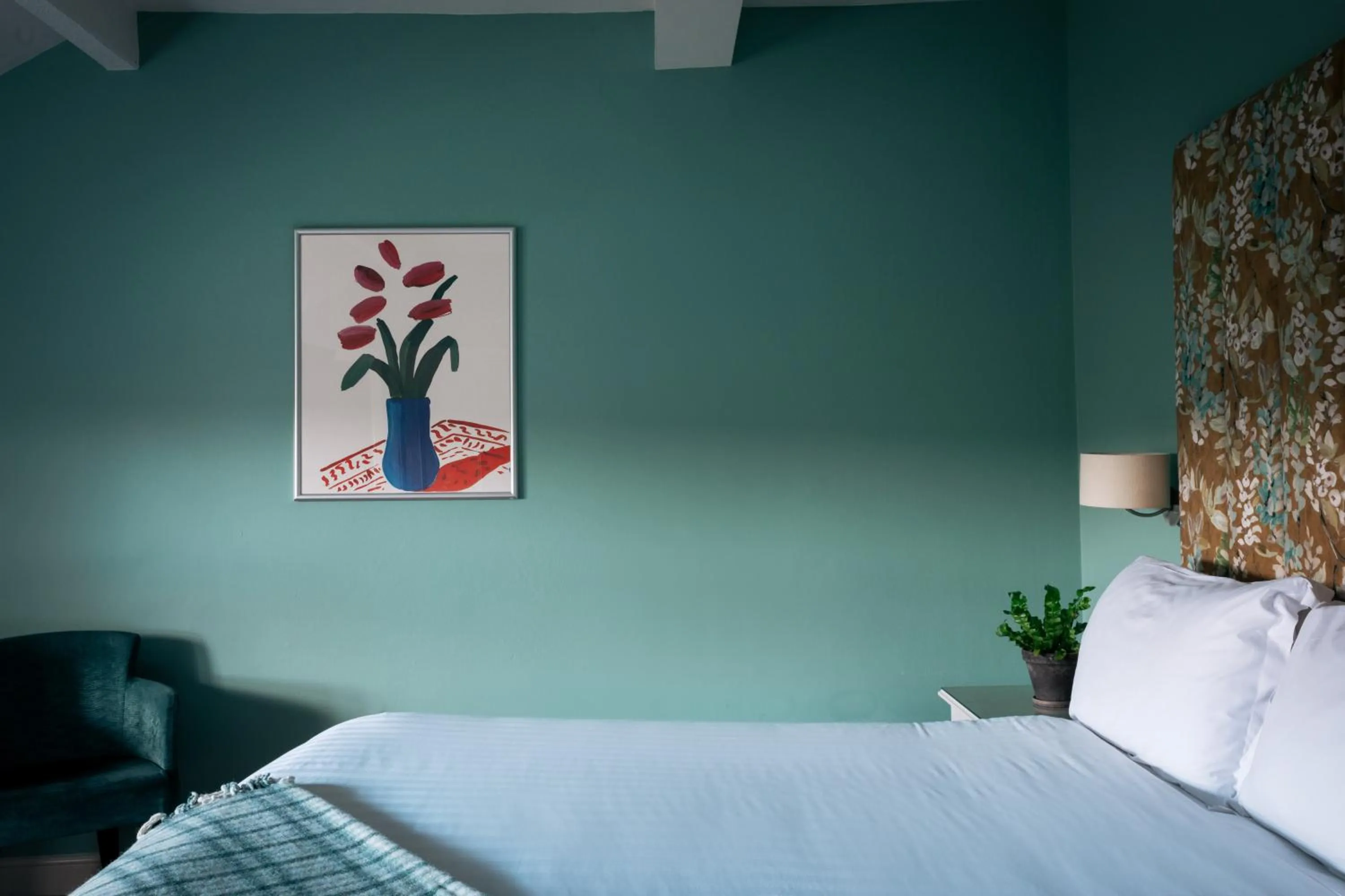 Bedroom, Bed in The Fell Hotel