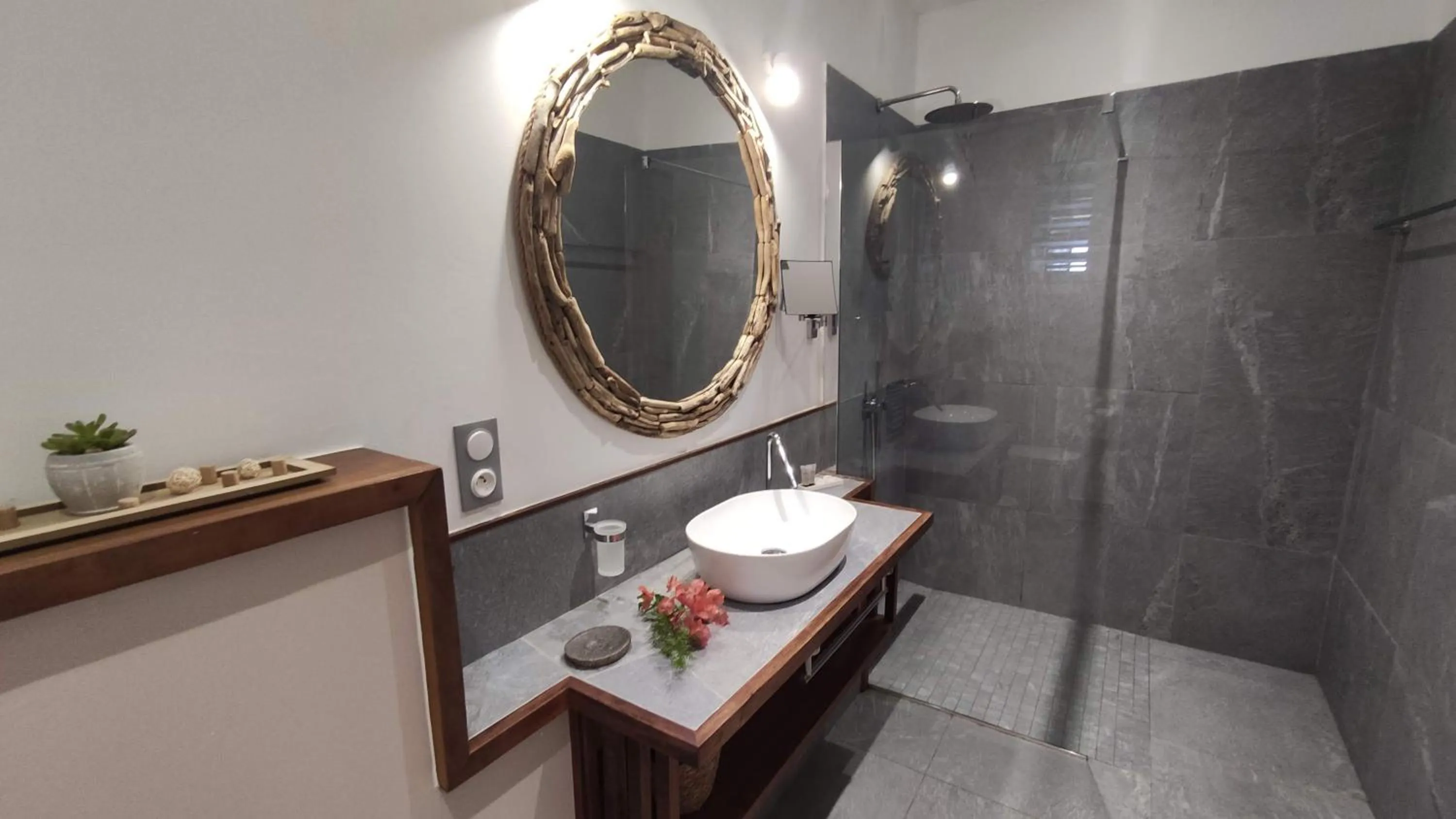 Bathroom in Habitation Grande Anse Résidence hôtelière