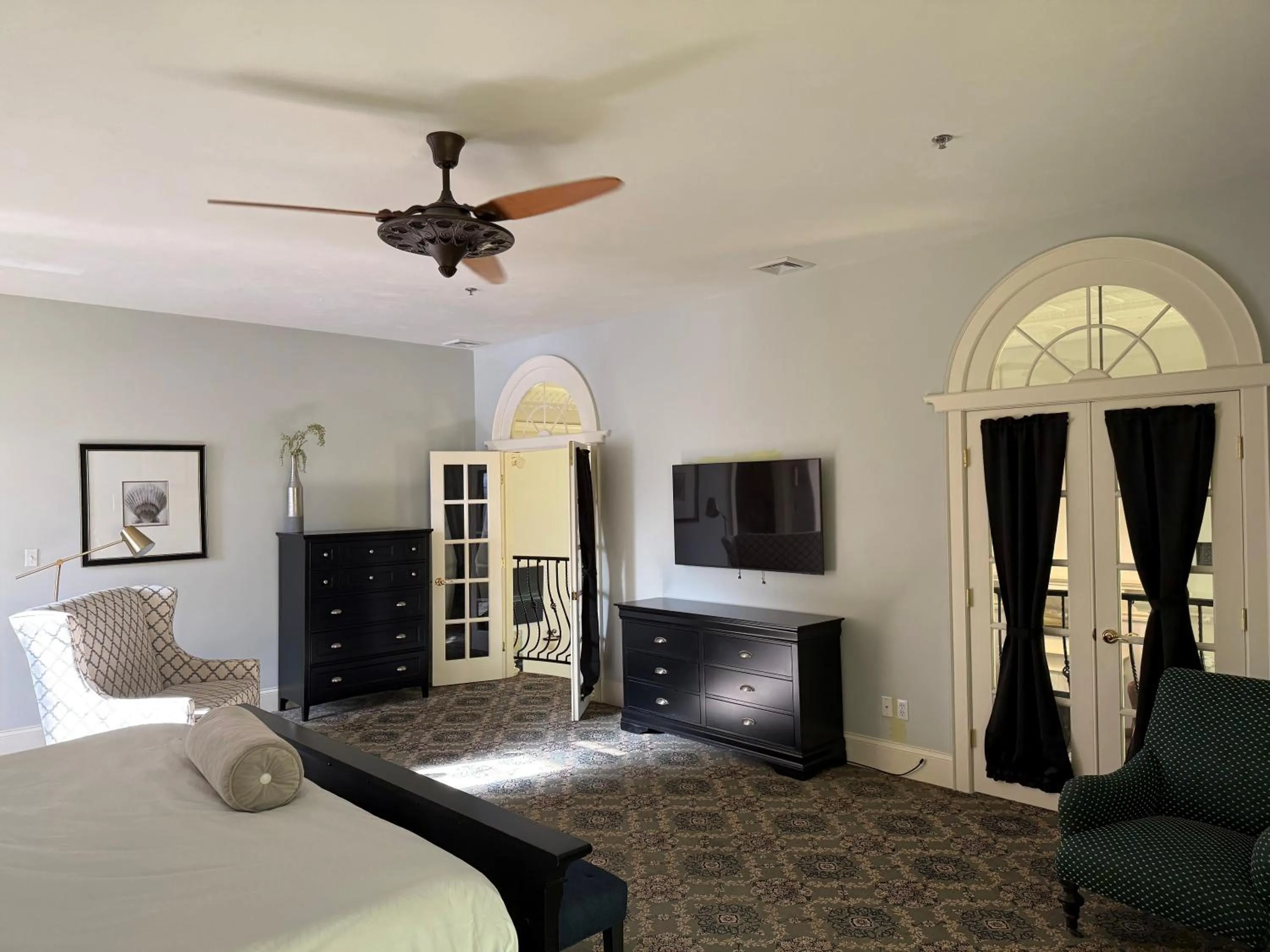 TV and multimedia, Bed in Belfry Inn and Bistro