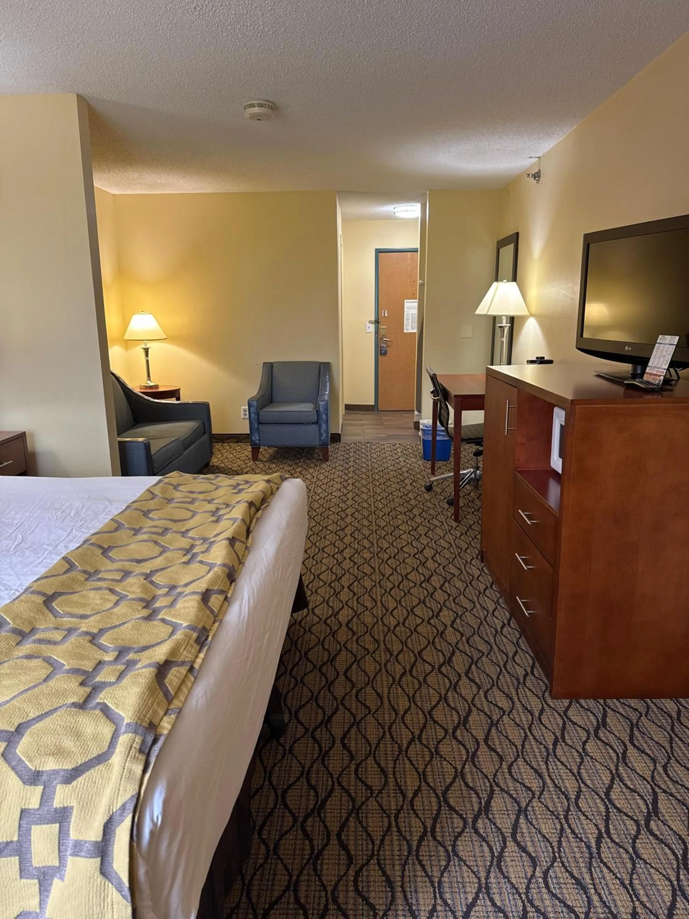 Bed in Baymont by Wyndham Mishawaka South Bend Area