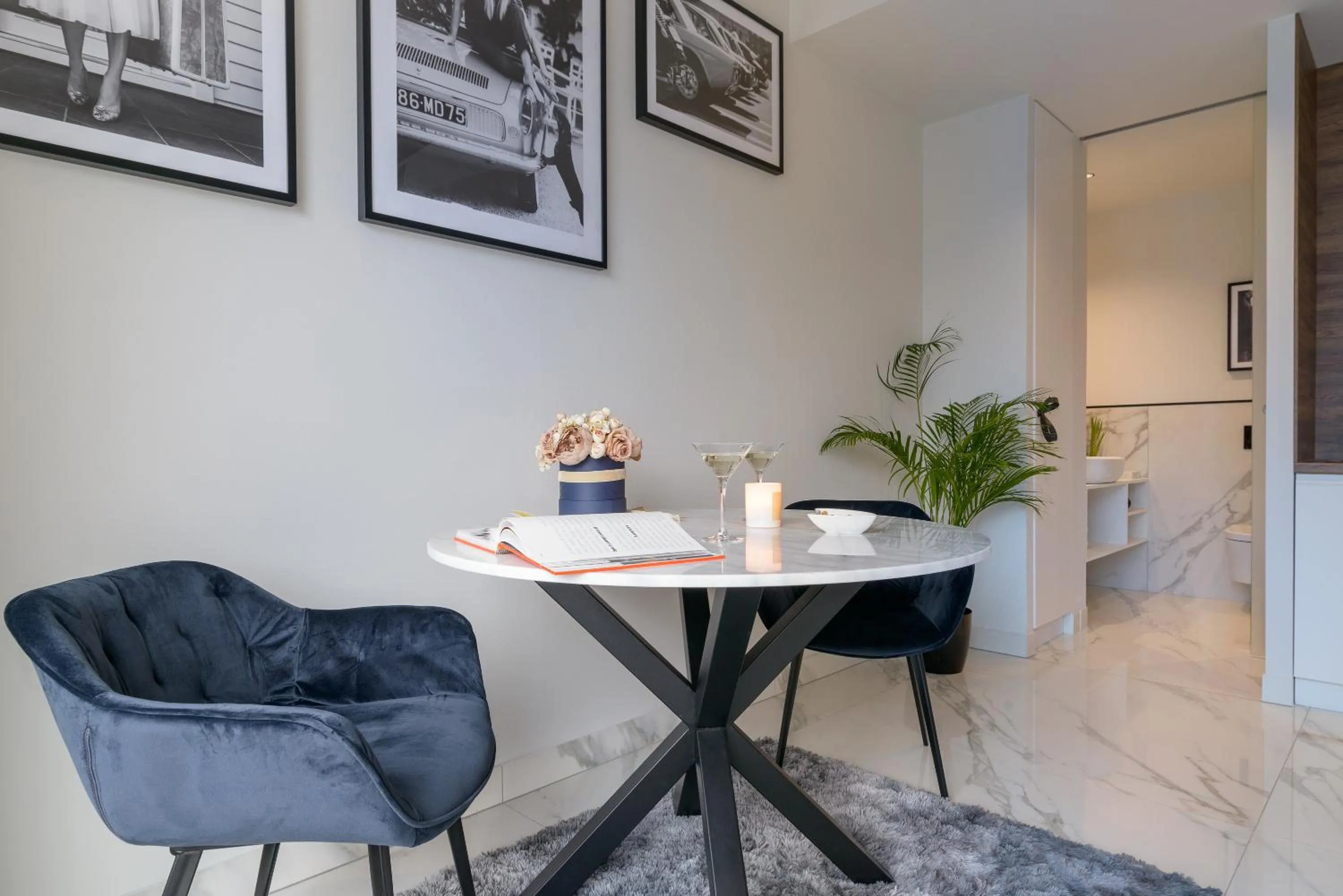 Seating area in Centro Design Apartments - Półwiejska