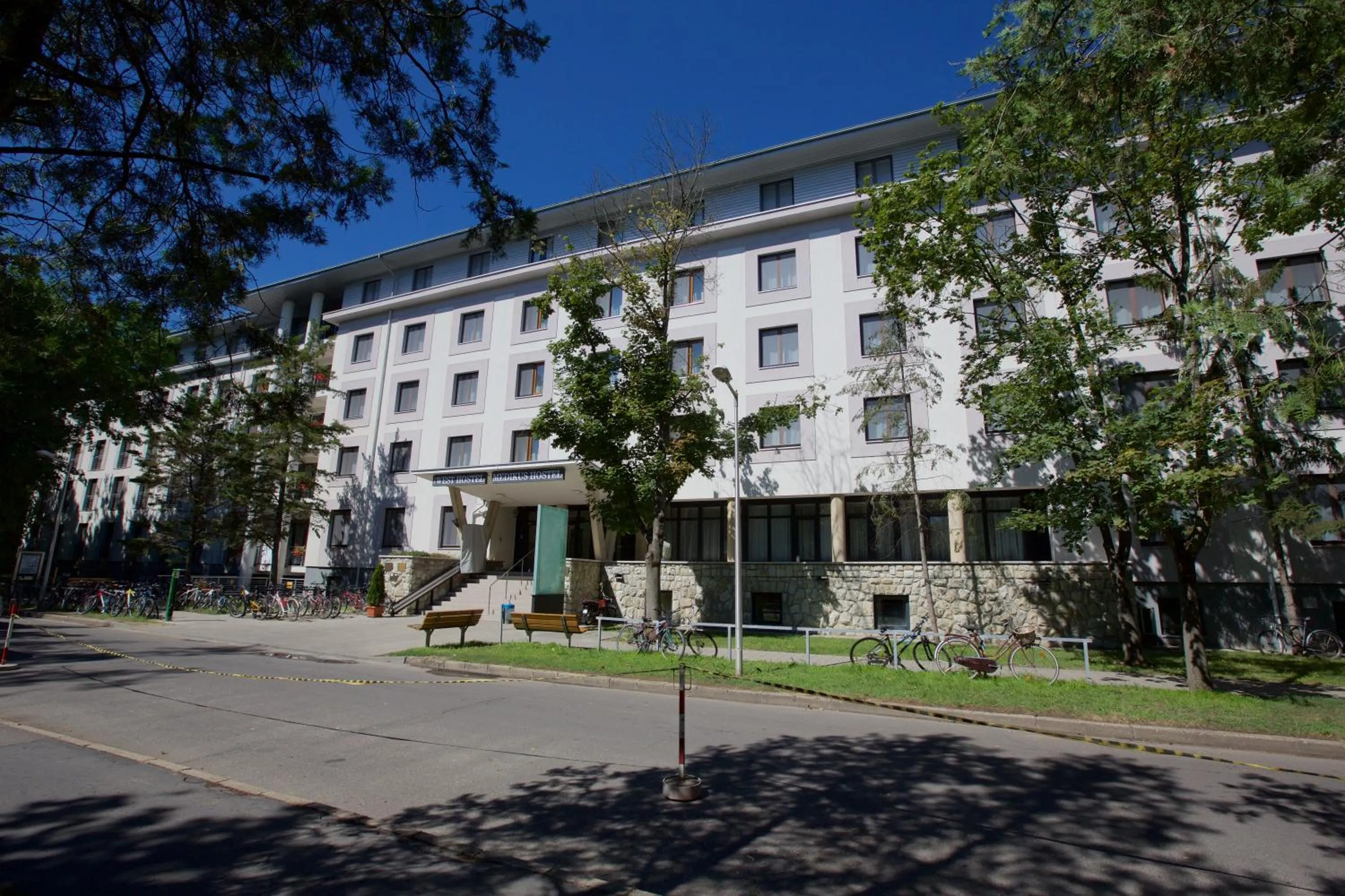Study K & M Hotel