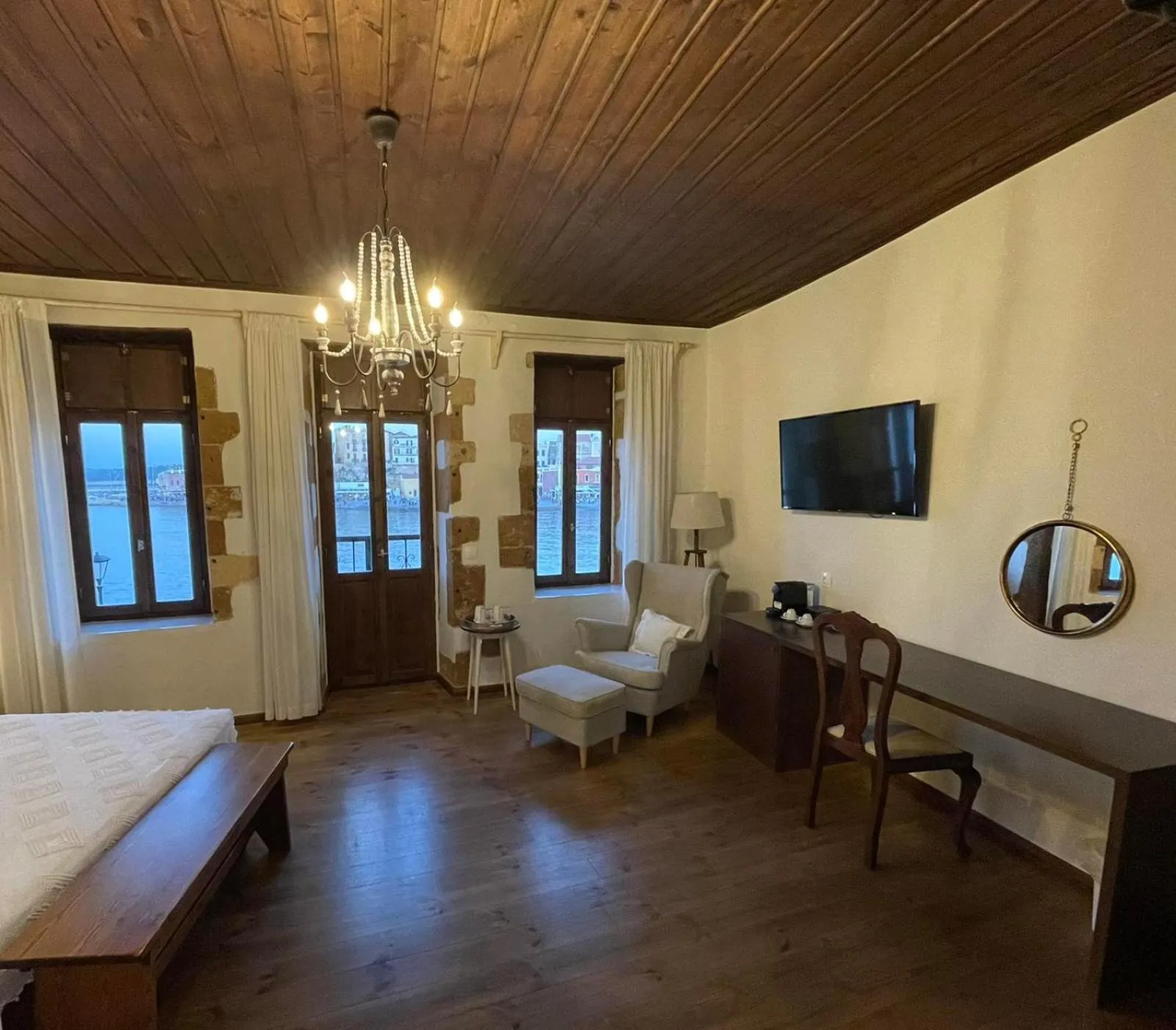 Photo of the whole room in Captain Vasilis Hotel