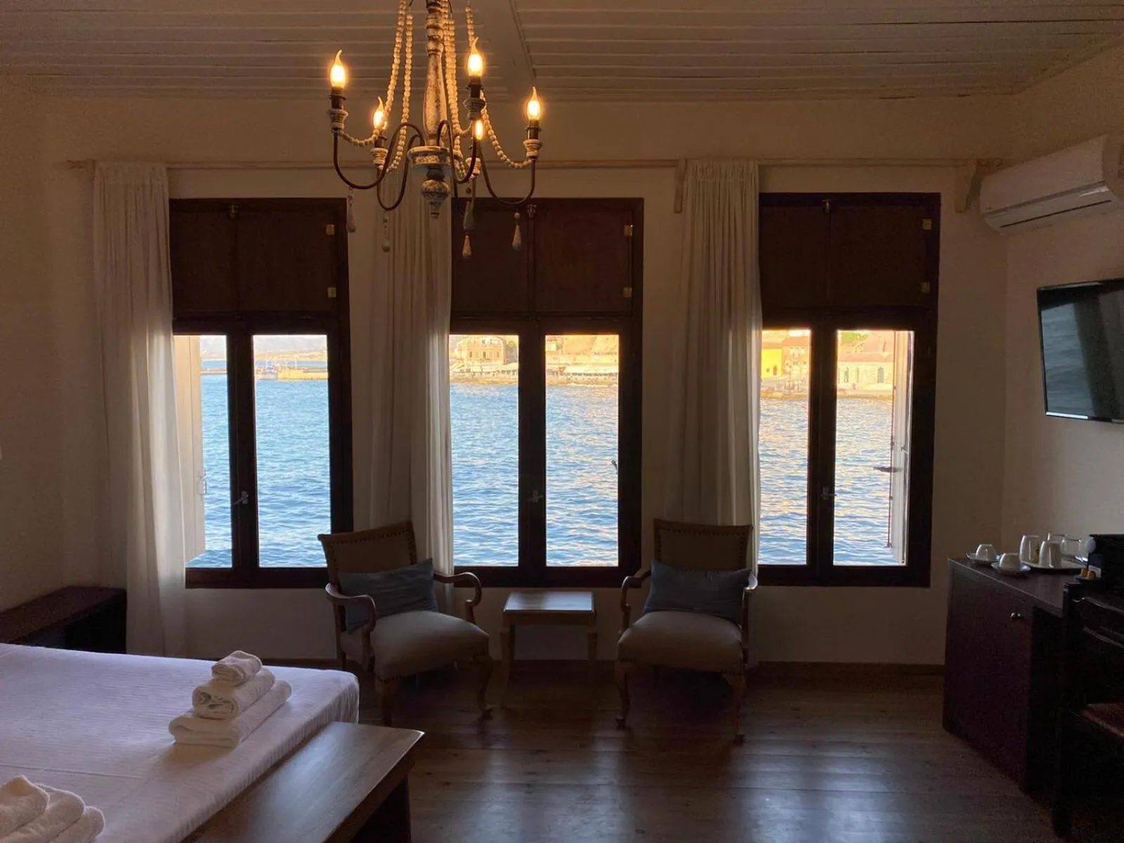 Photo of the whole room in Captain Vasilis Hotel