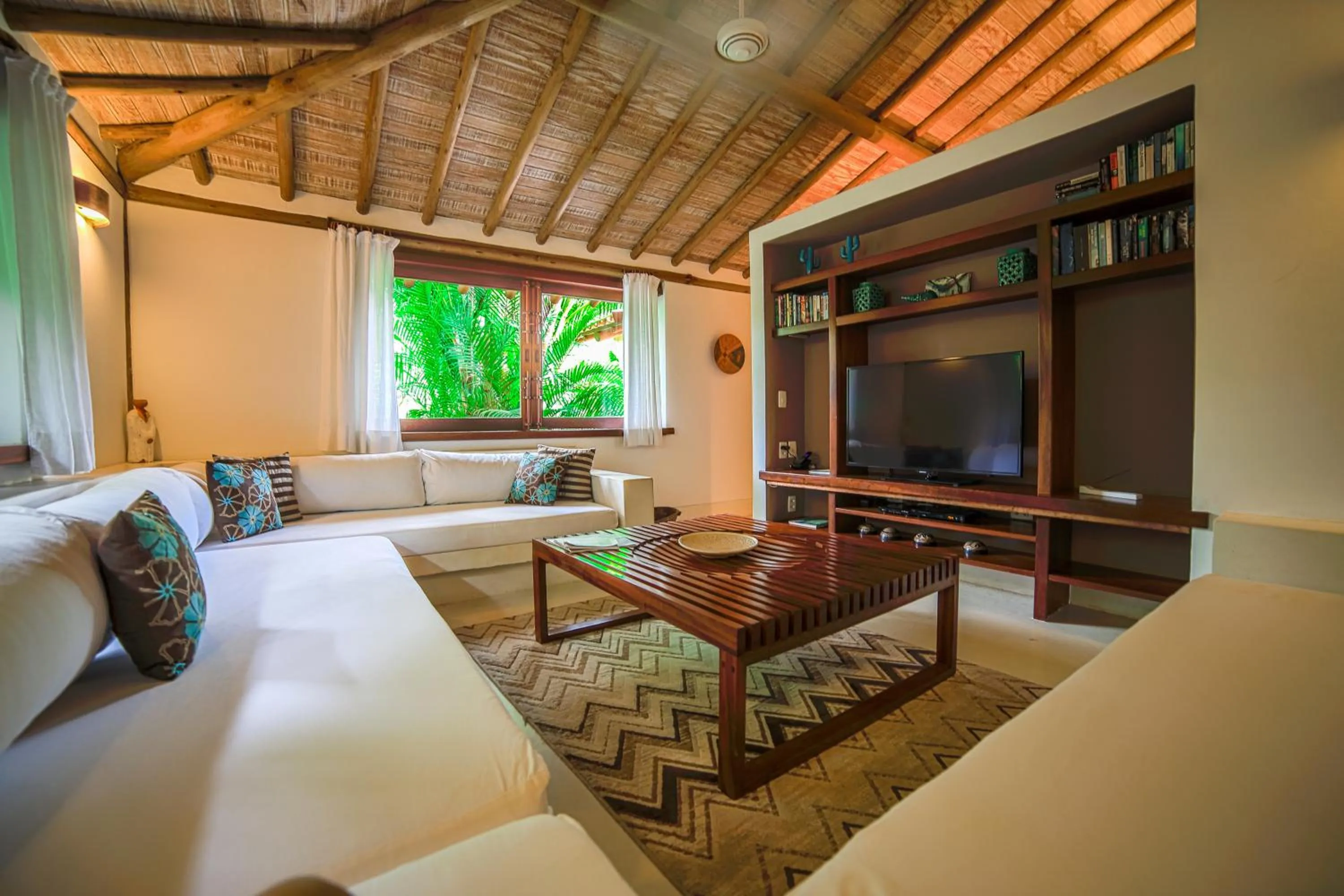 Communal lounge/ TV room in Hotel e Resort Villas de Trancoso