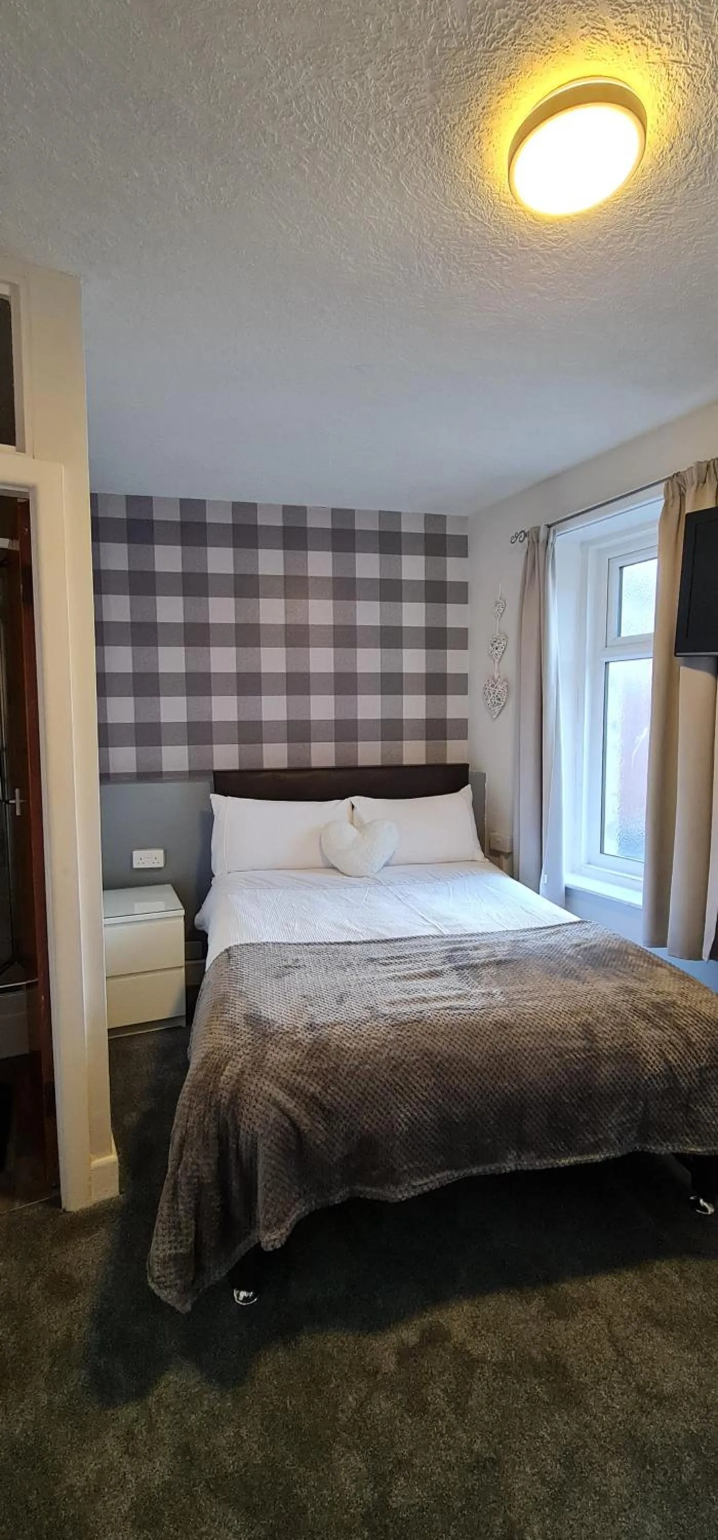 Bedroom, Bed in Ocean Bay