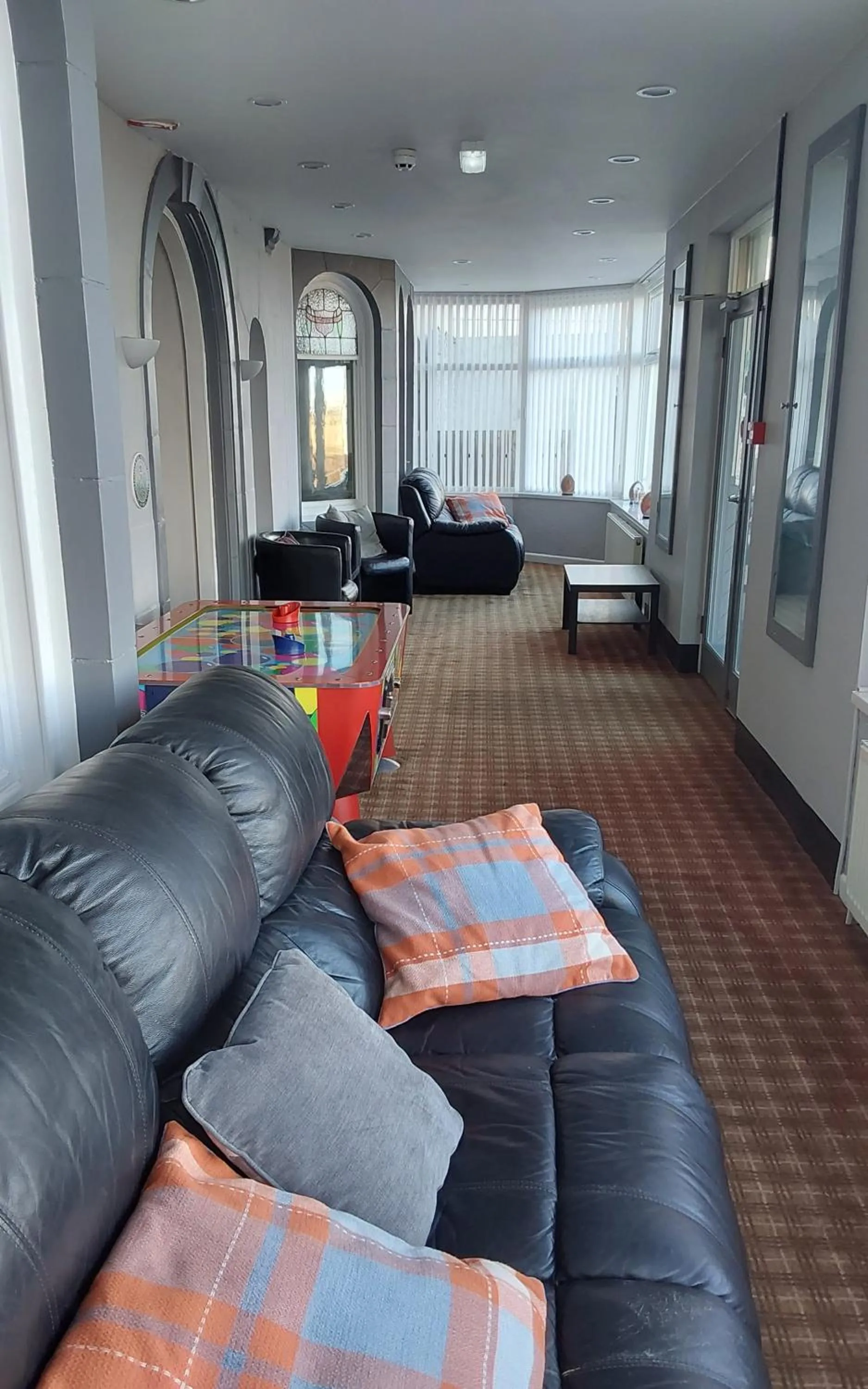 Seating area, Bed in Ocean Bay