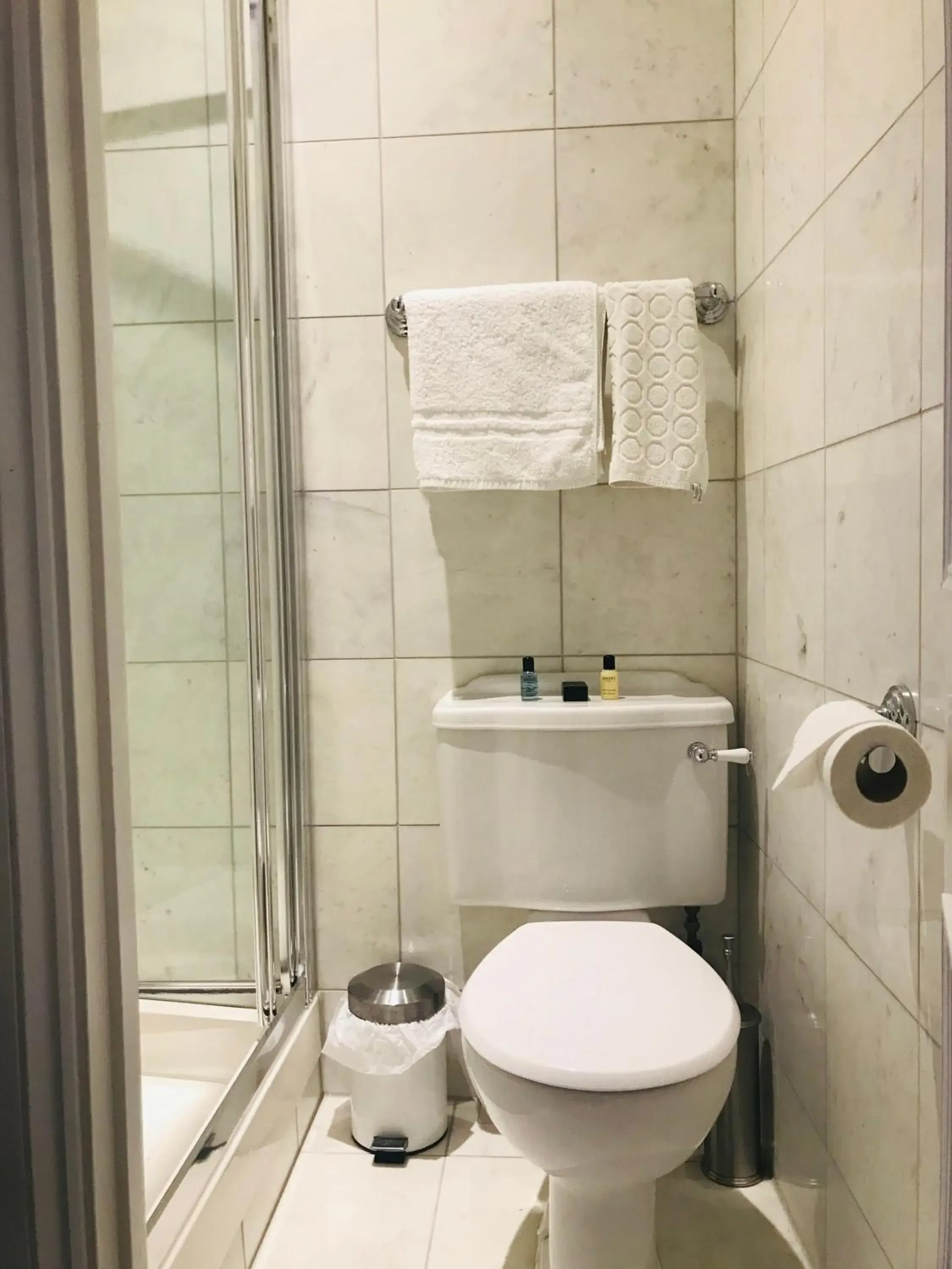 Single Room in Norfolk House Single Room in Norfolk House