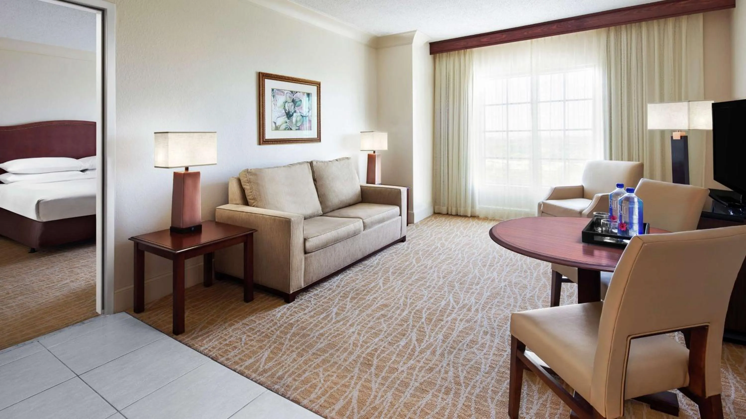 Bedroom, Bed in DoubleTree by Hilton Sunrise - Sawgrass Mills