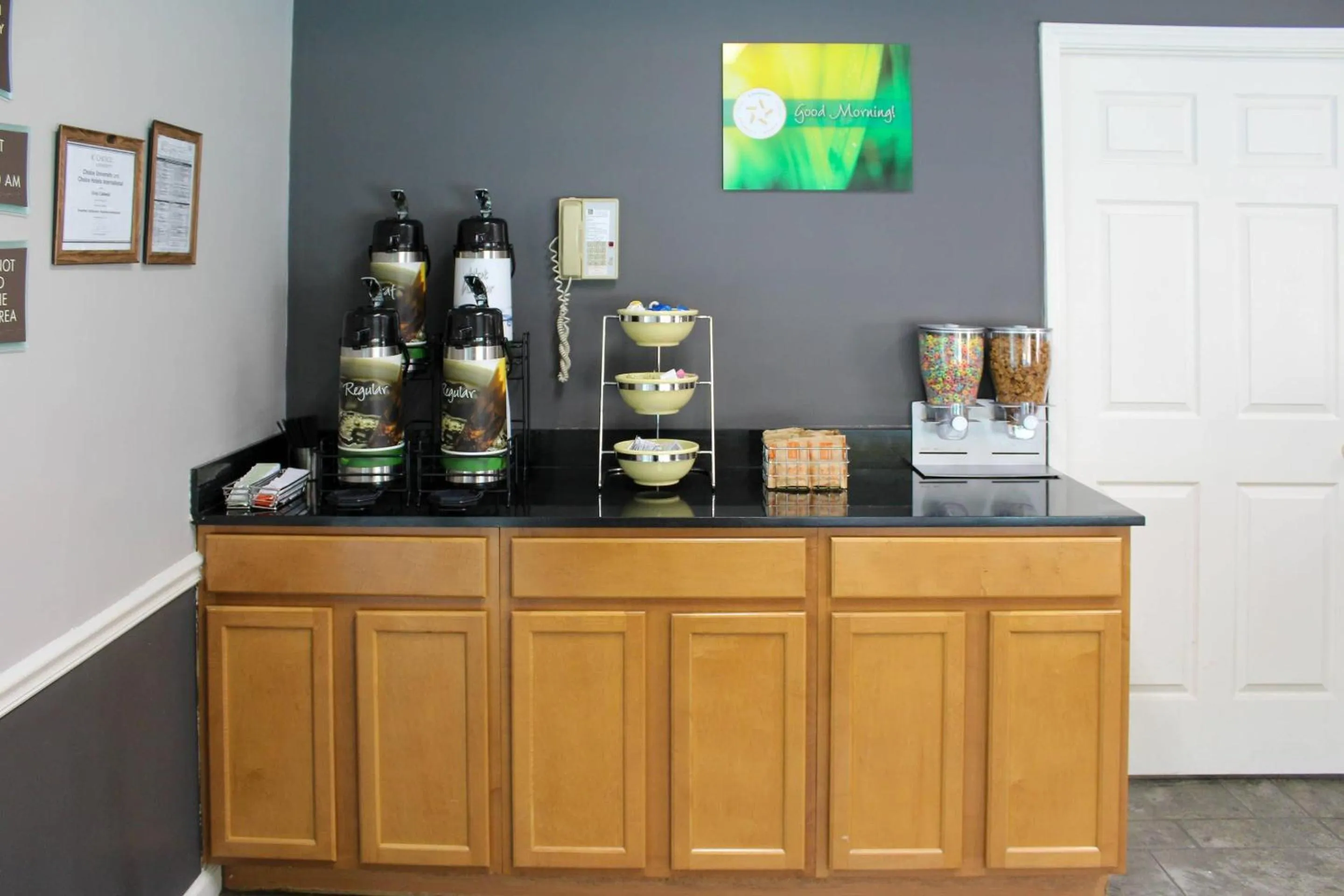 Breakfast in Quality Inn Crossville Near Cumberland Mountain State Park