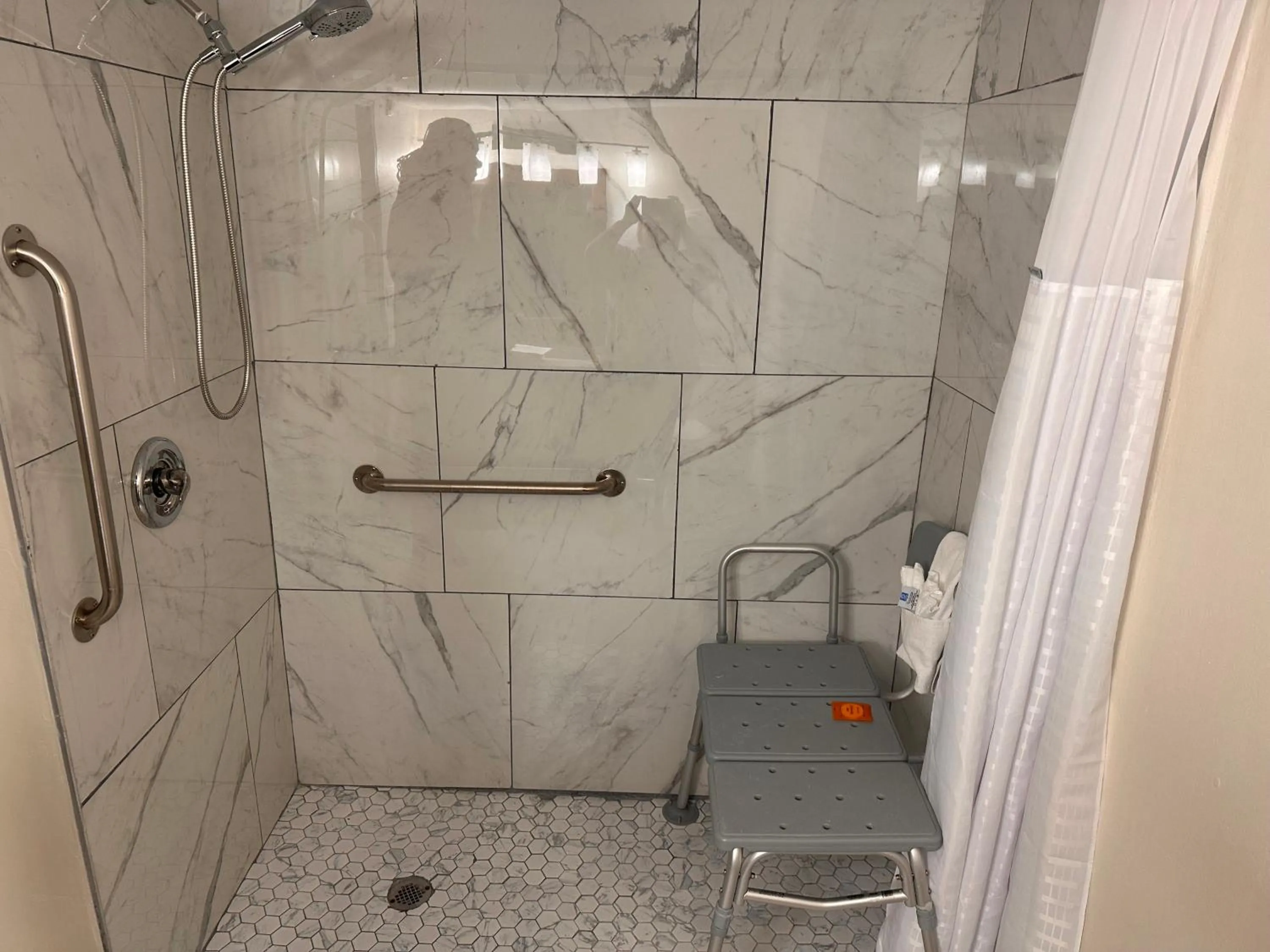 Ramada Downtown by Wyndham Anchorage