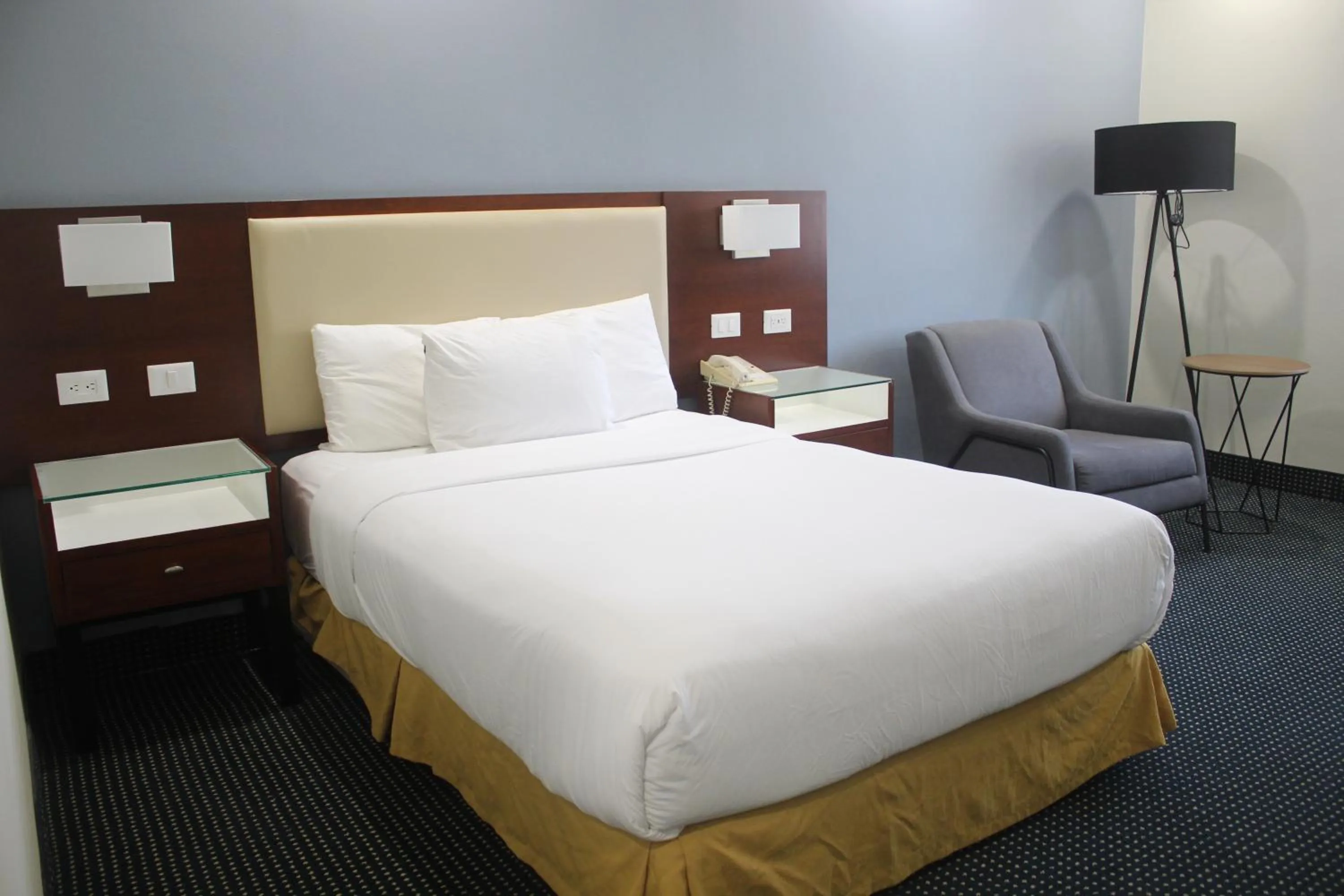 Bed in Best Western Santorin