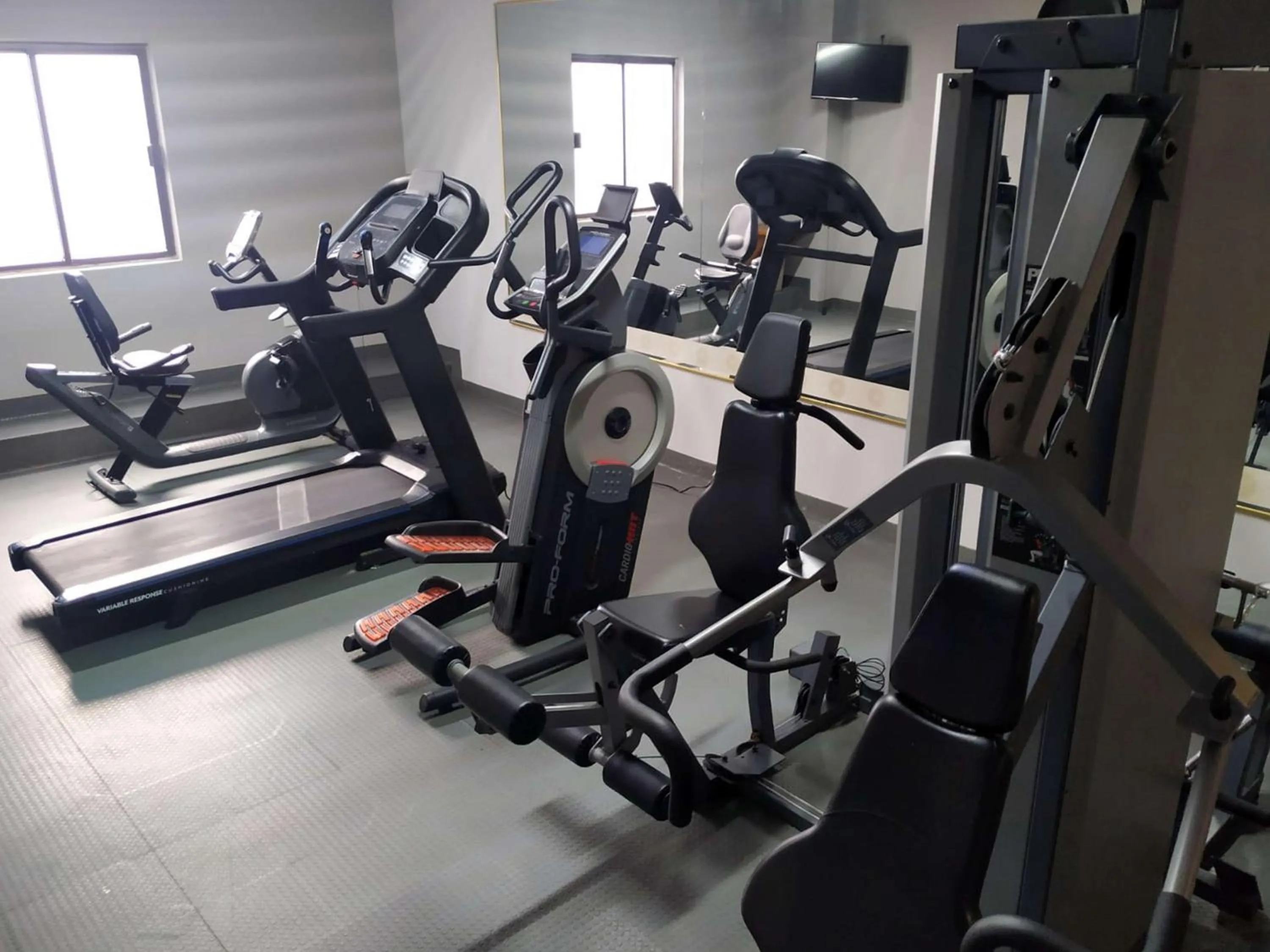 Fitness centre/facilities in Best Western Santorin