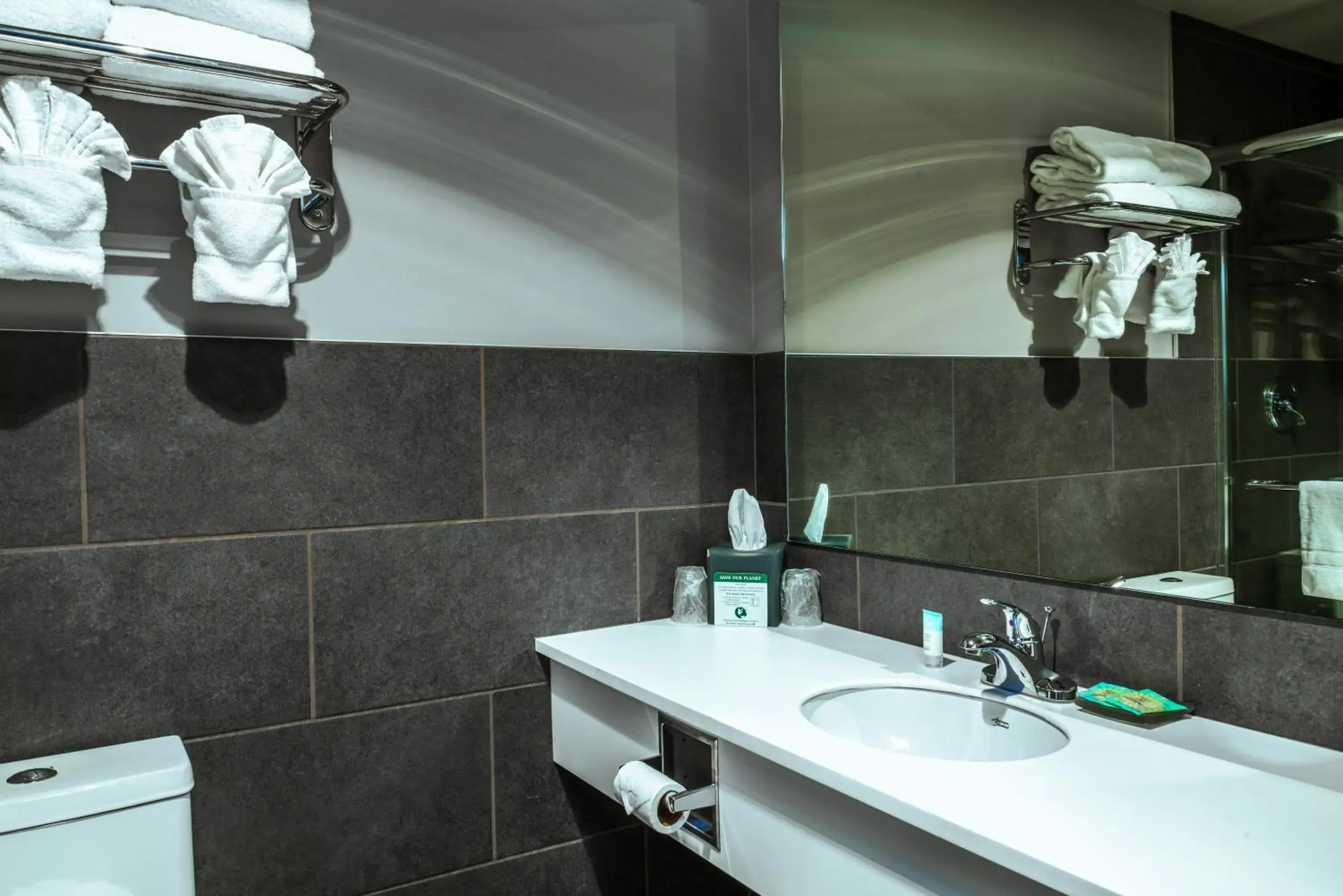 Premium Queen Room with Two Queen Beds in Ruby River Hotel Premium Queen Room with Two Queen Beds in Ruby River Hotel