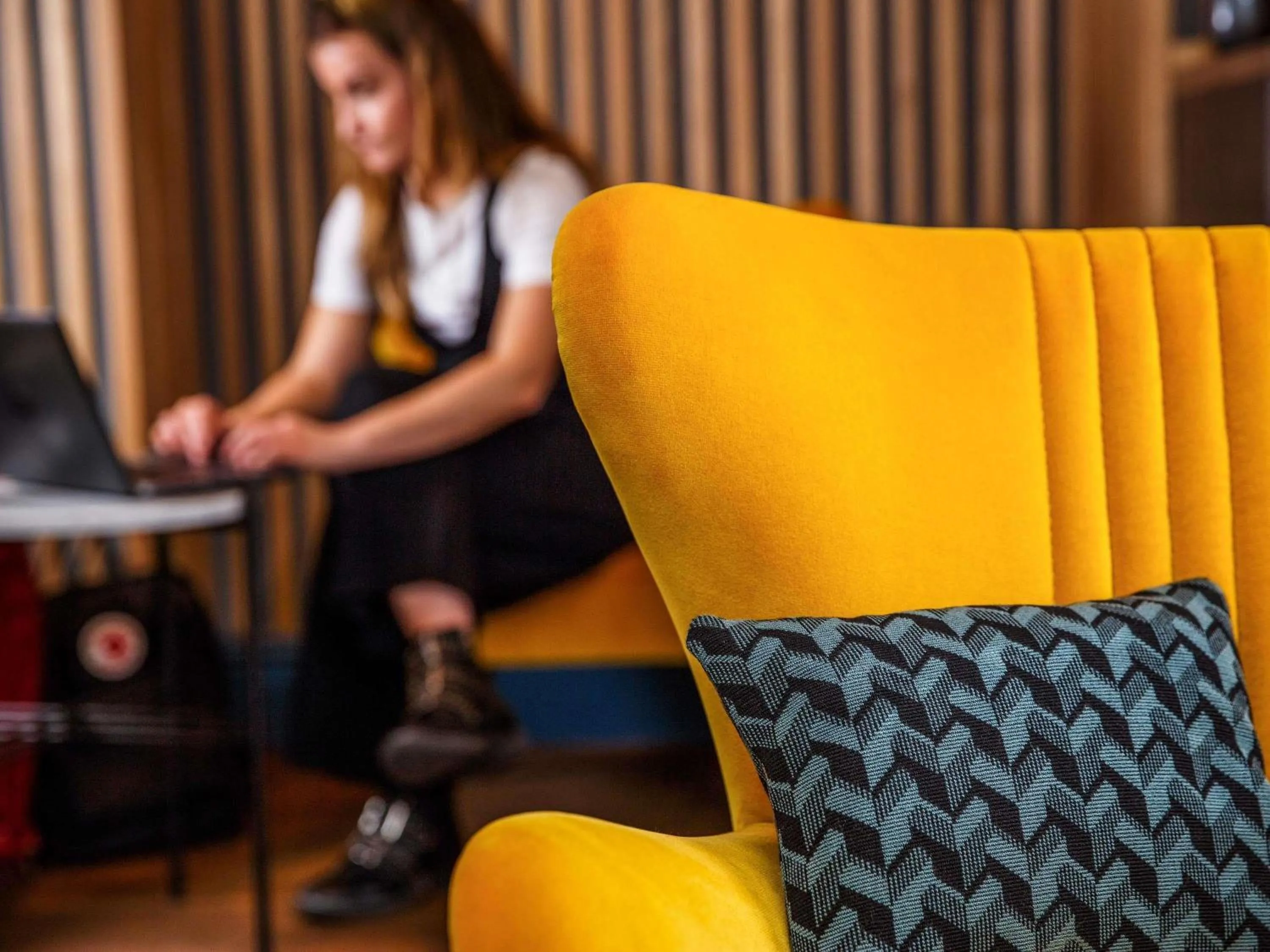 Lounge or bar in ibis Styles London Gloucester Road