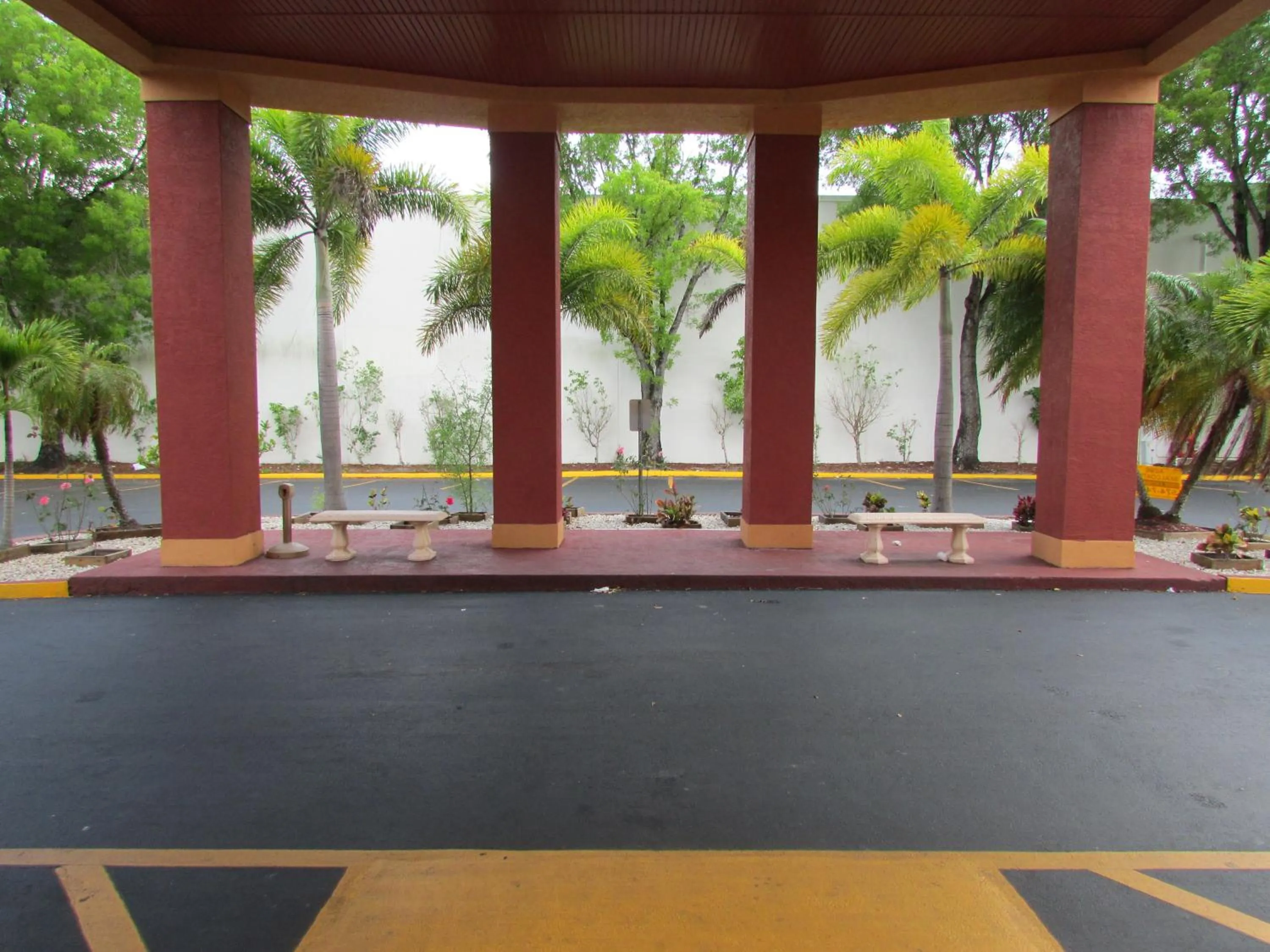 Facade/entrance in Howard Johnson by Wyndham Ft. Myers FL