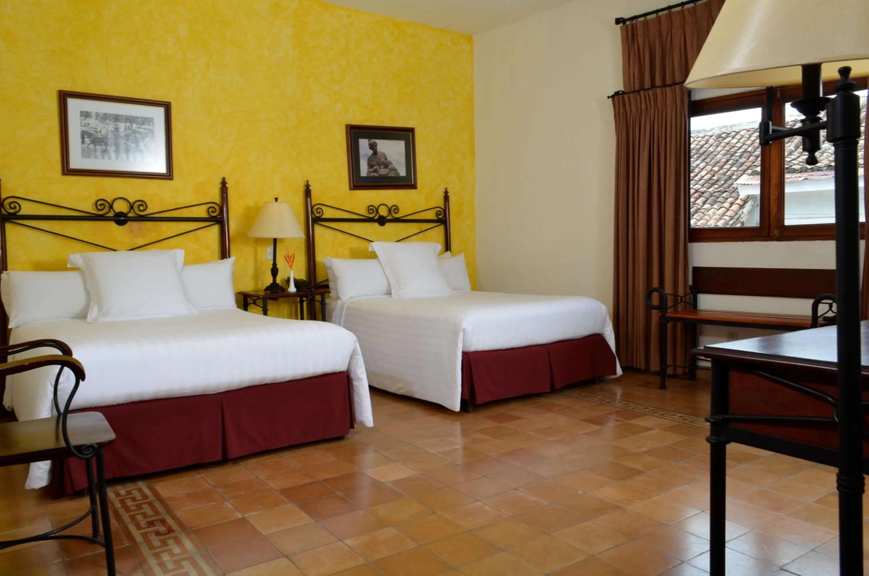 Bedroom, Bed in Hotel Dario Granada