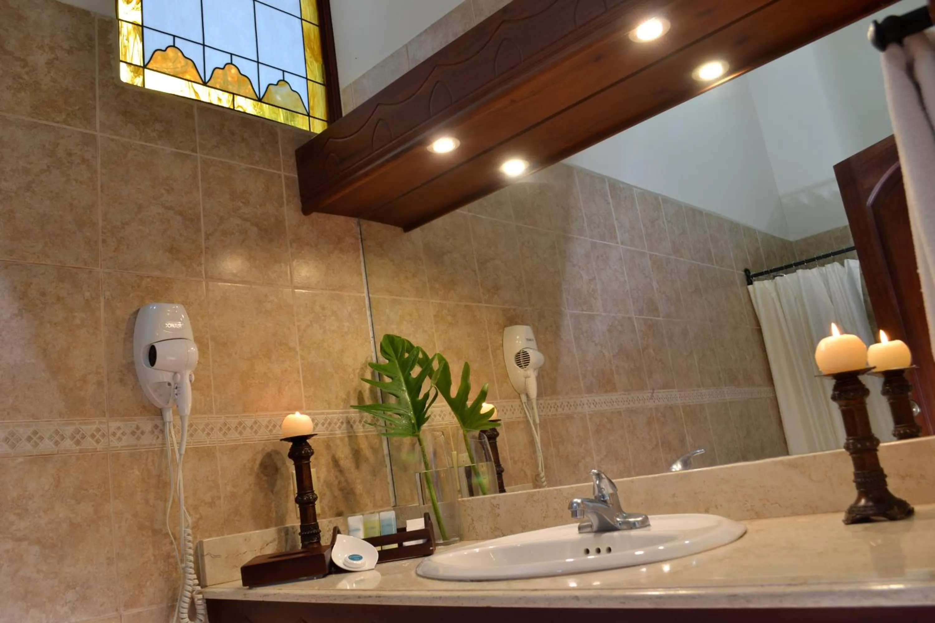 Bathroom in Hotel Dario Granada