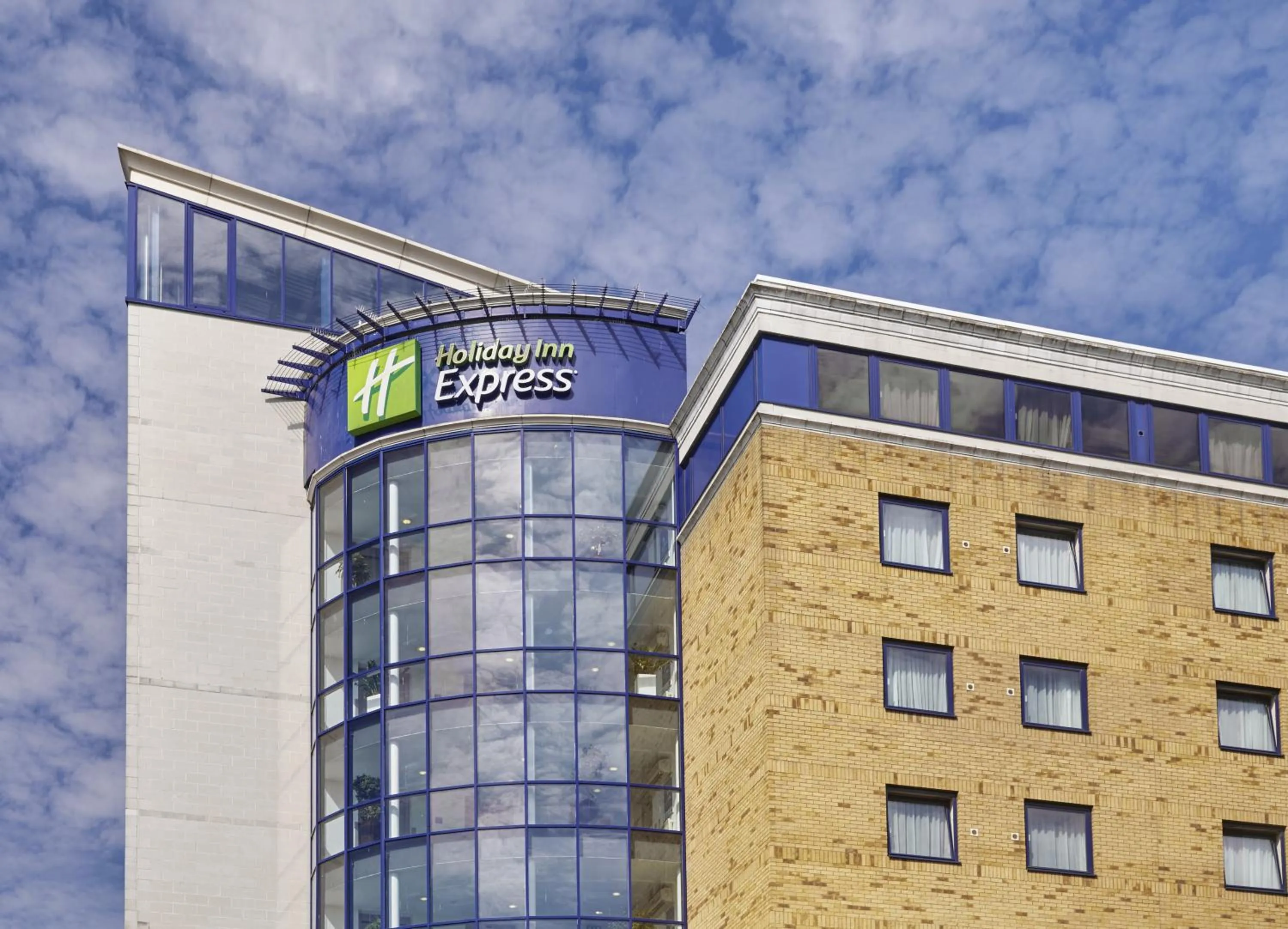 Property Building in Holiday Inn Express London - Newbury Park, an IHG Hotel