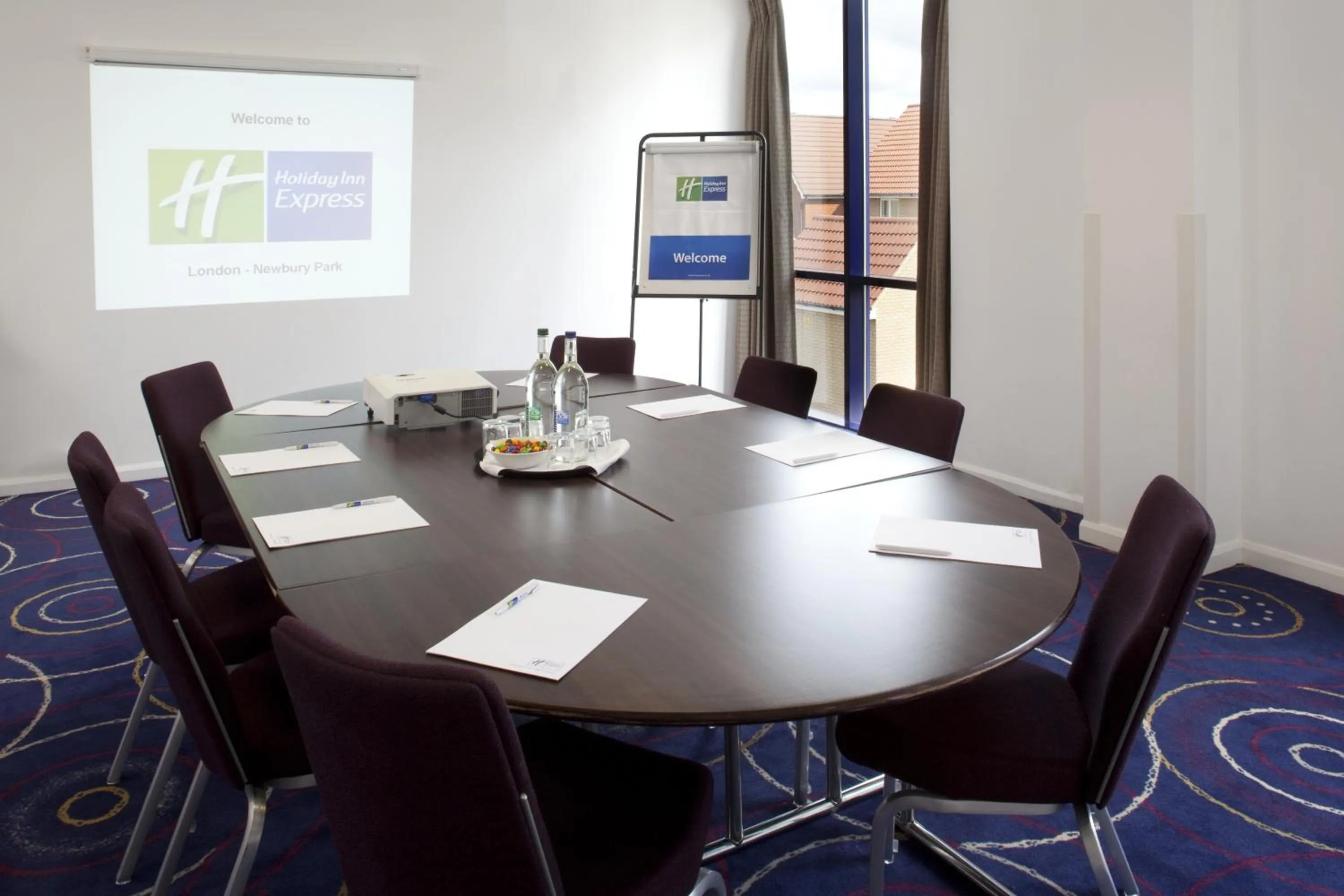 Meeting/conference room in Holiday Inn Express London - Newbury Park, an IHG Hotel