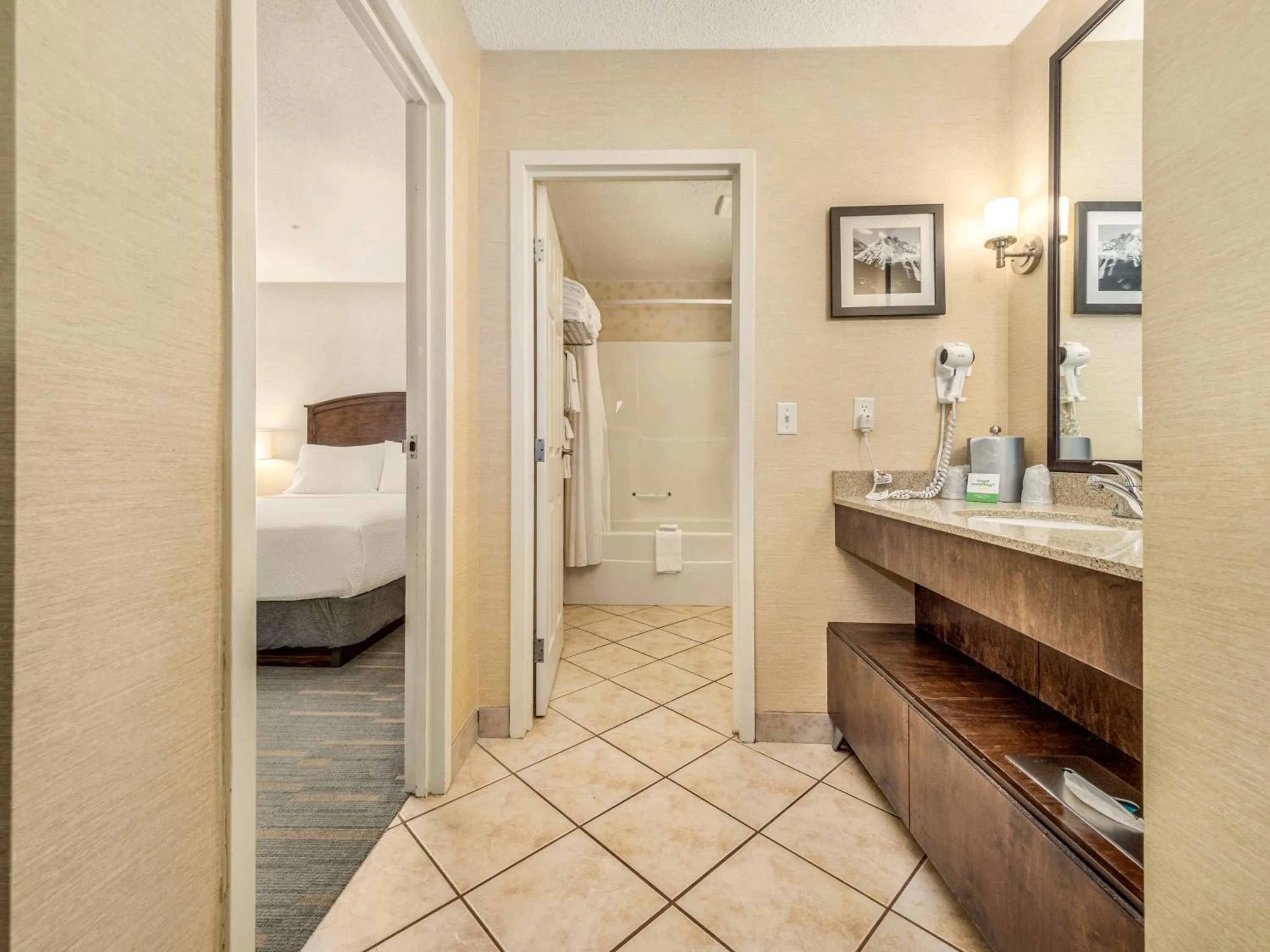 Bed in Holiday Inn Lethbridge by IHG