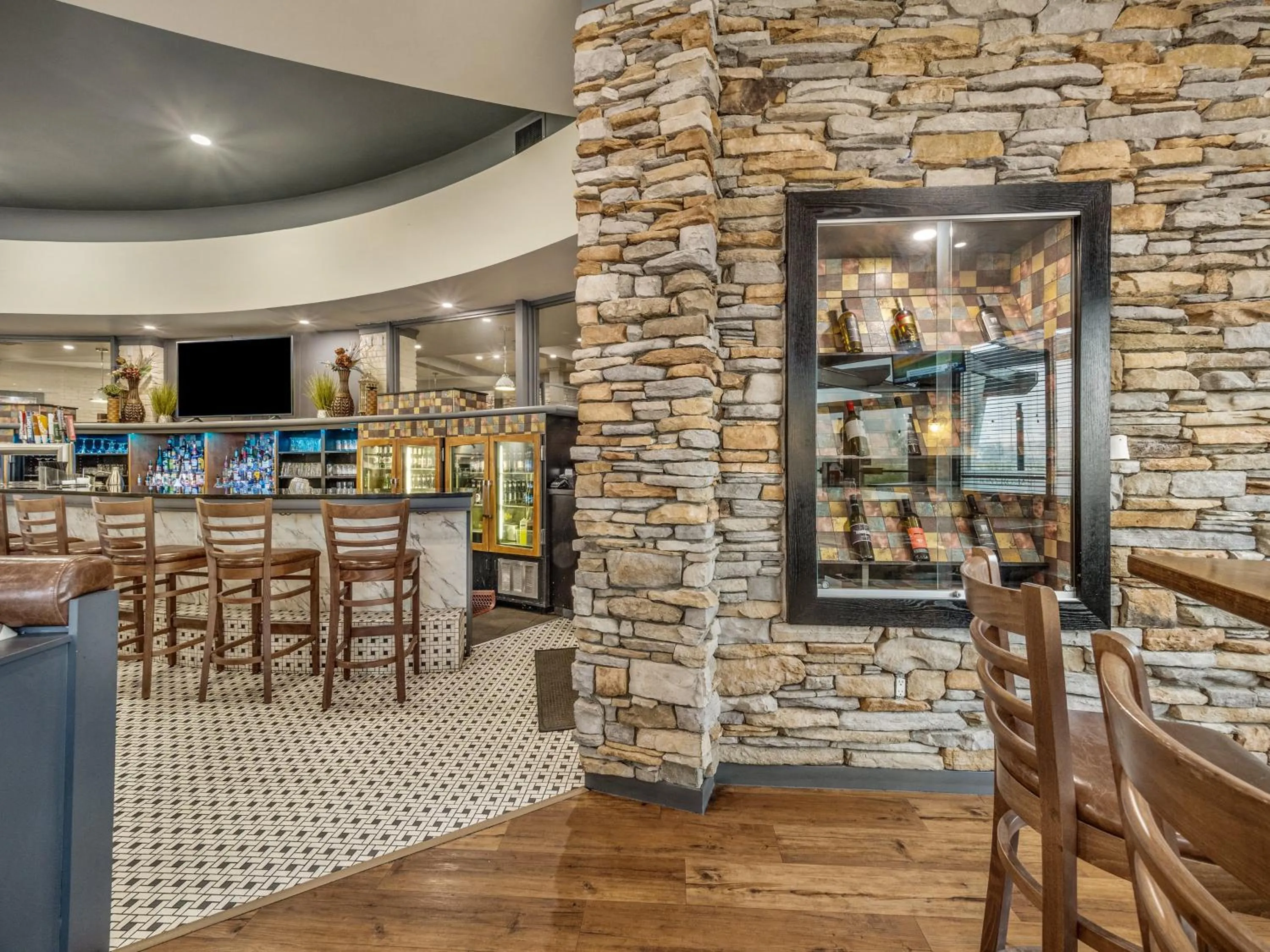 Restaurant/places to eat in Holiday Inn Lethbridge by IHG