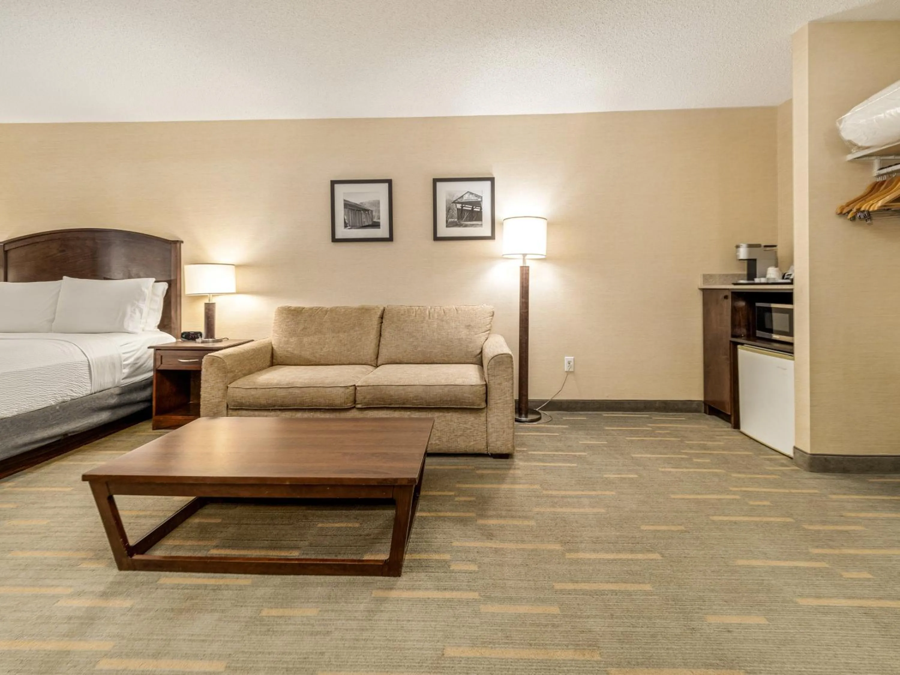 Photo of the whole room, Bed in Holiday Inn Lethbridge by IHG