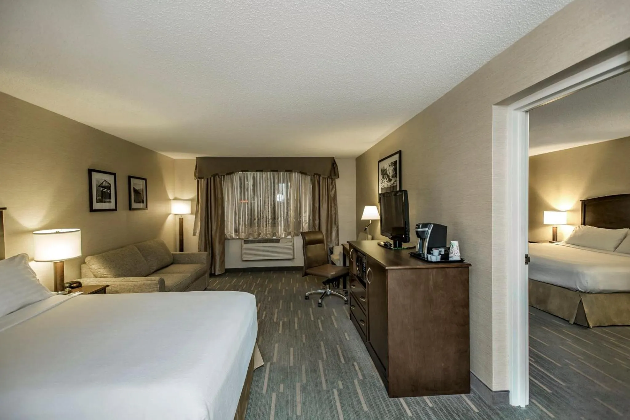 Bedroom, Bed in Holiday Inn Lethbridge by IHG