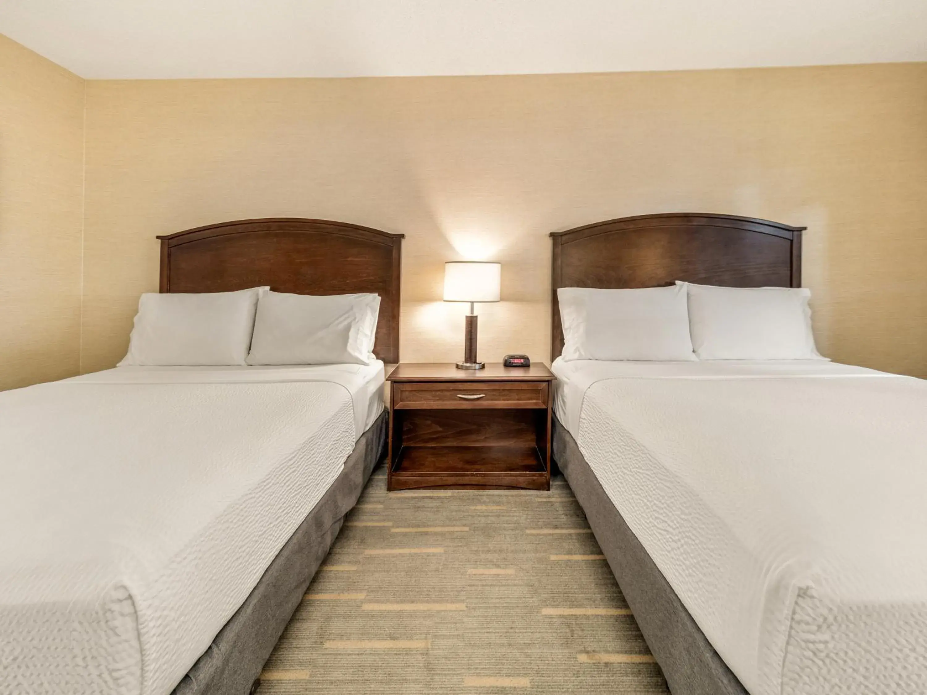 Standard Room in Holiday Inn Lethbridge by IHG Standard Room in Holiday Inn Lethbridge by IHG