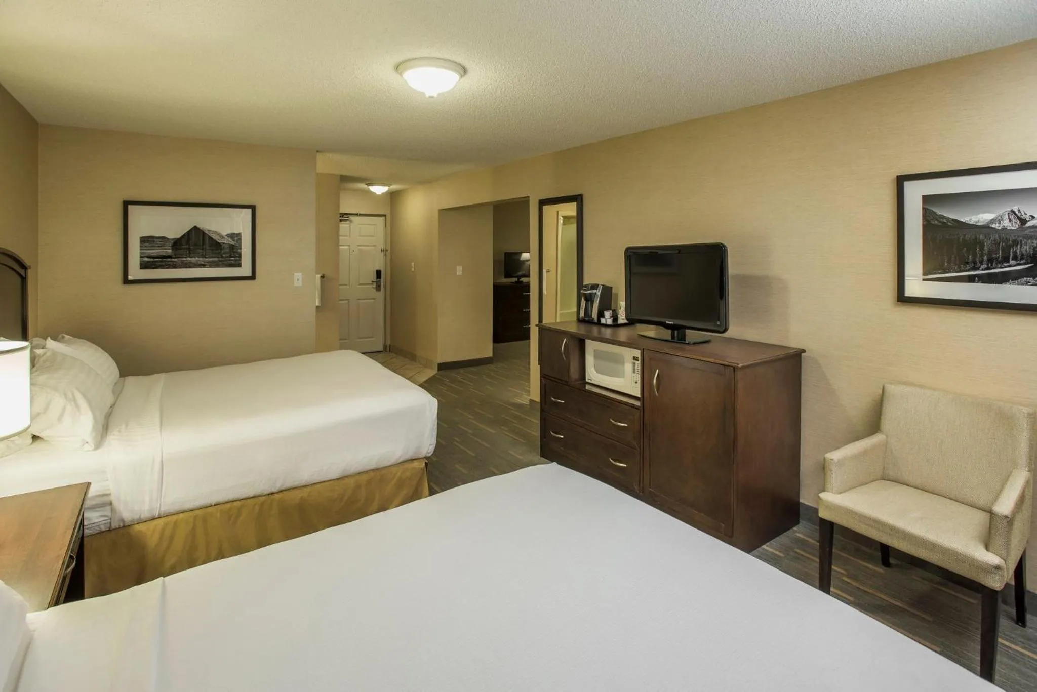 Bedroom, Bed in Holiday Inn Lethbridge by IHG