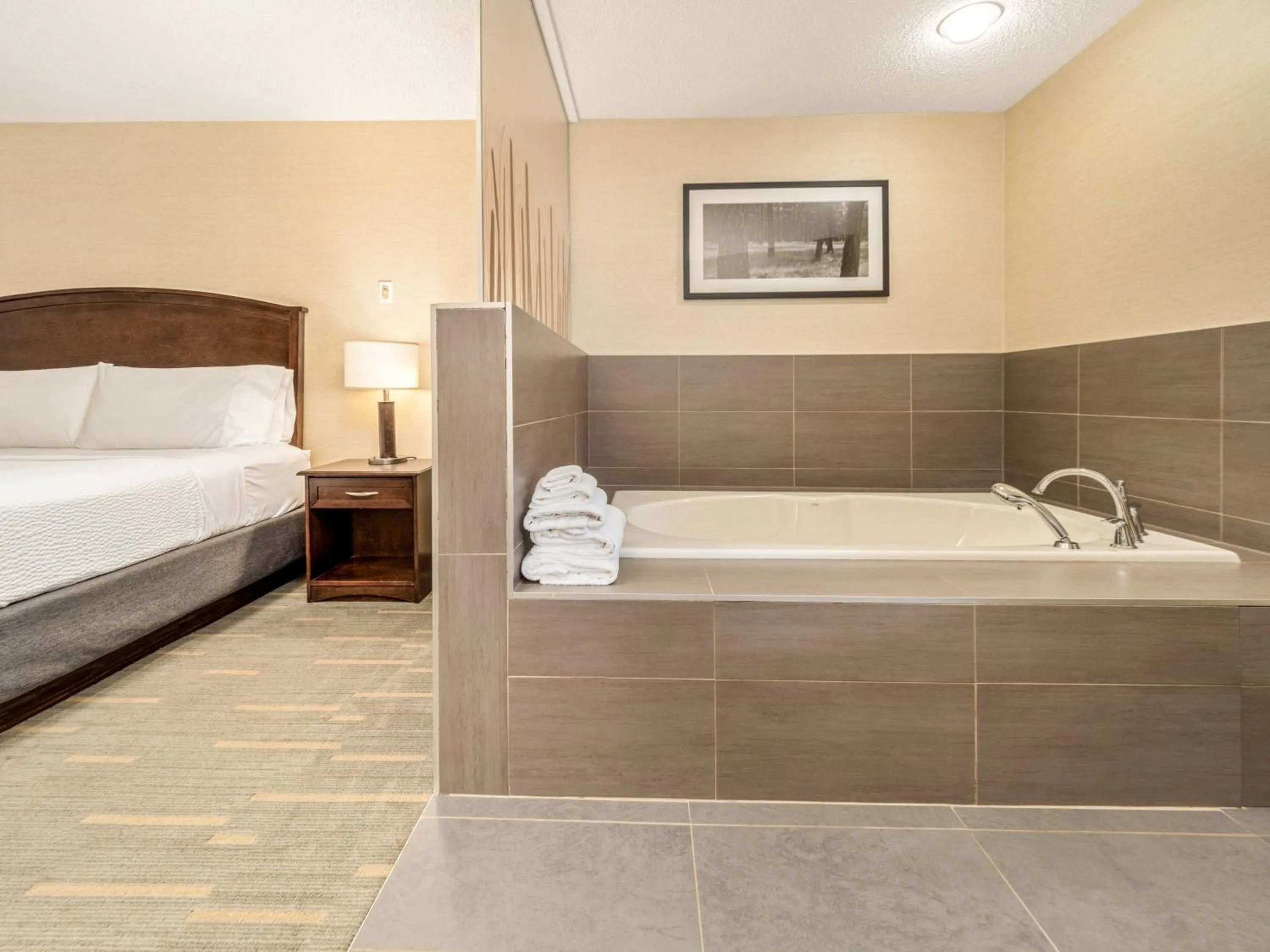 Bedroom, Bed in Holiday Inn Lethbridge by IHG